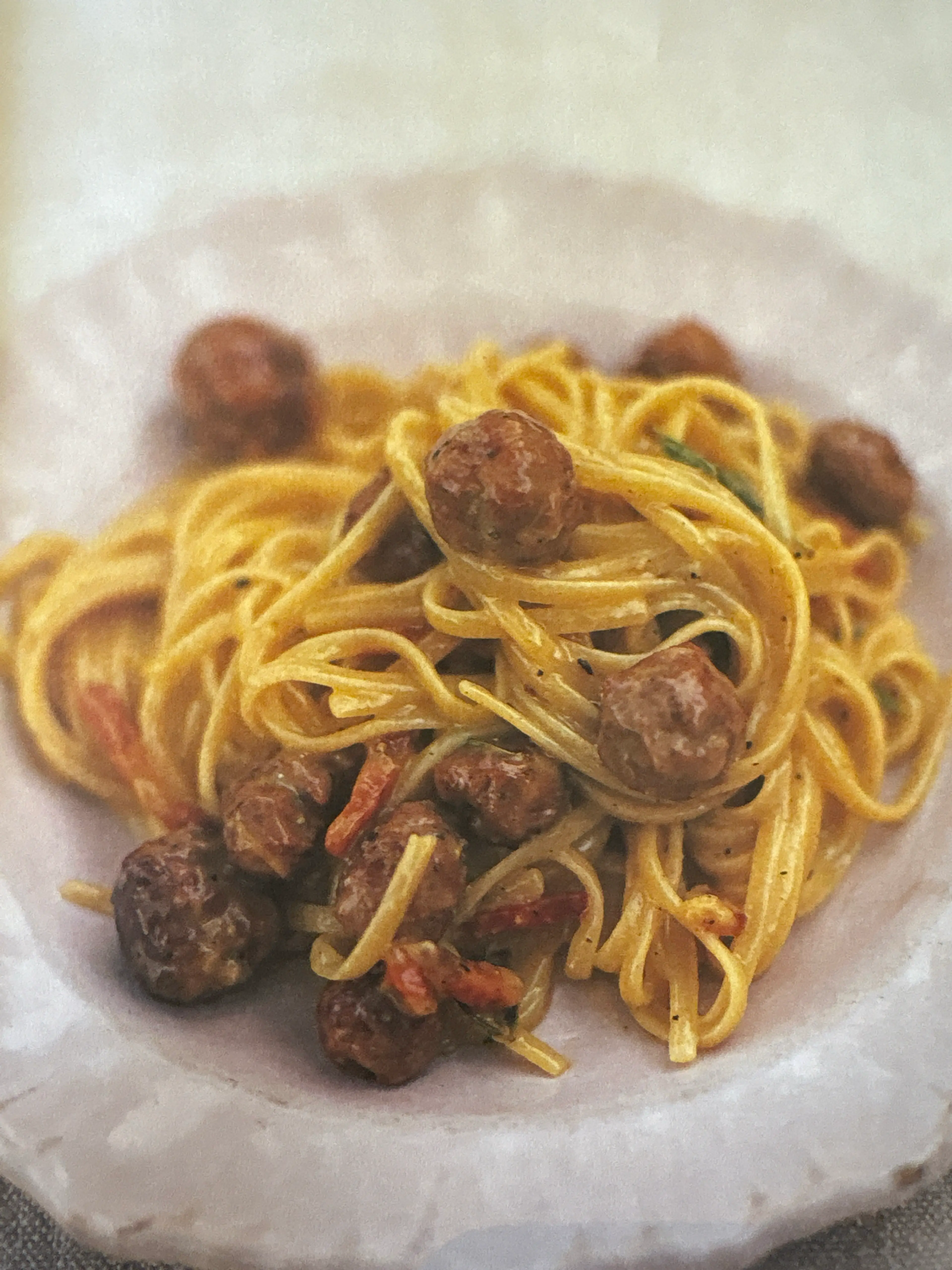 linguine alla carbonara di salsiccia sausage carbonara