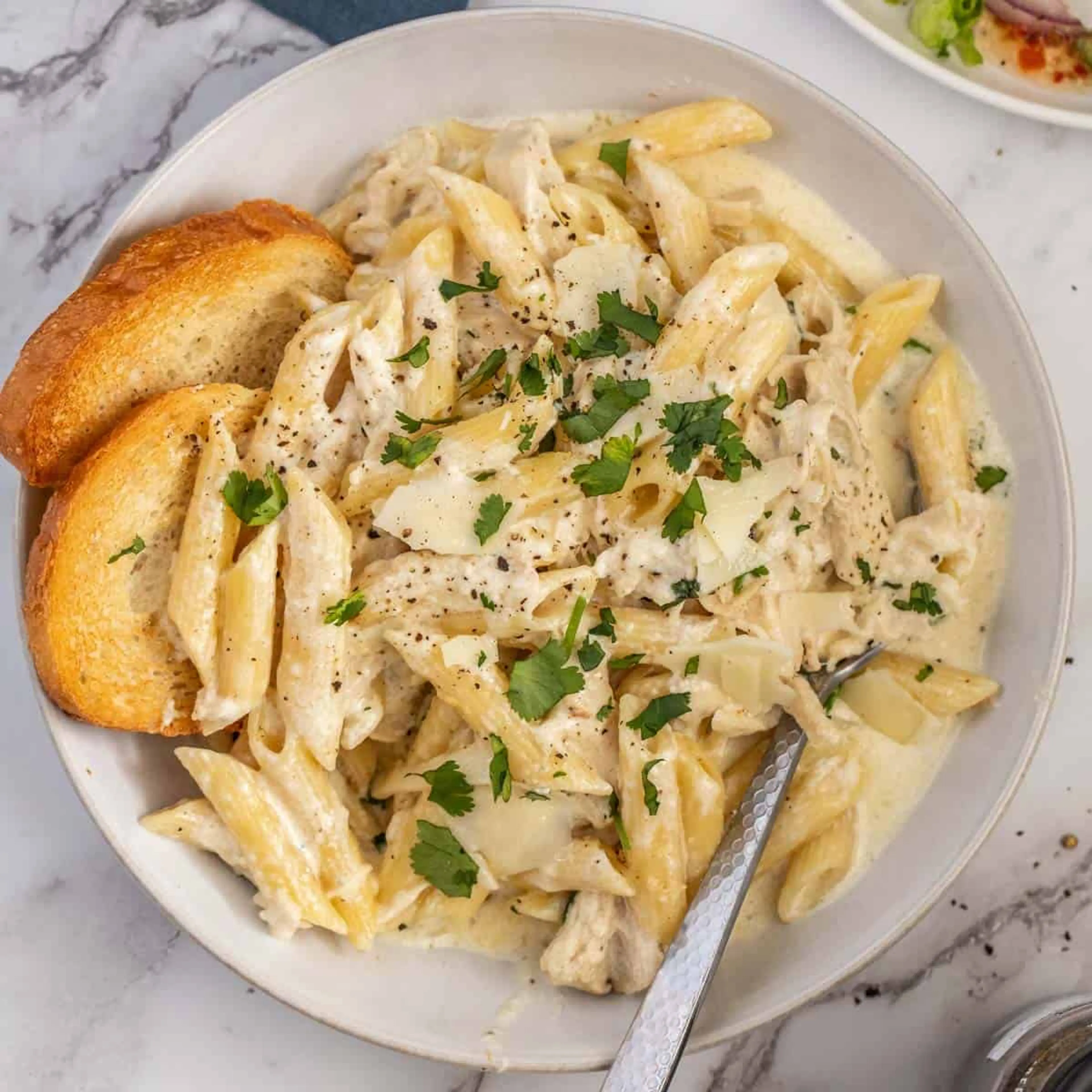 The BEST Crockpot Chicken Alfredo