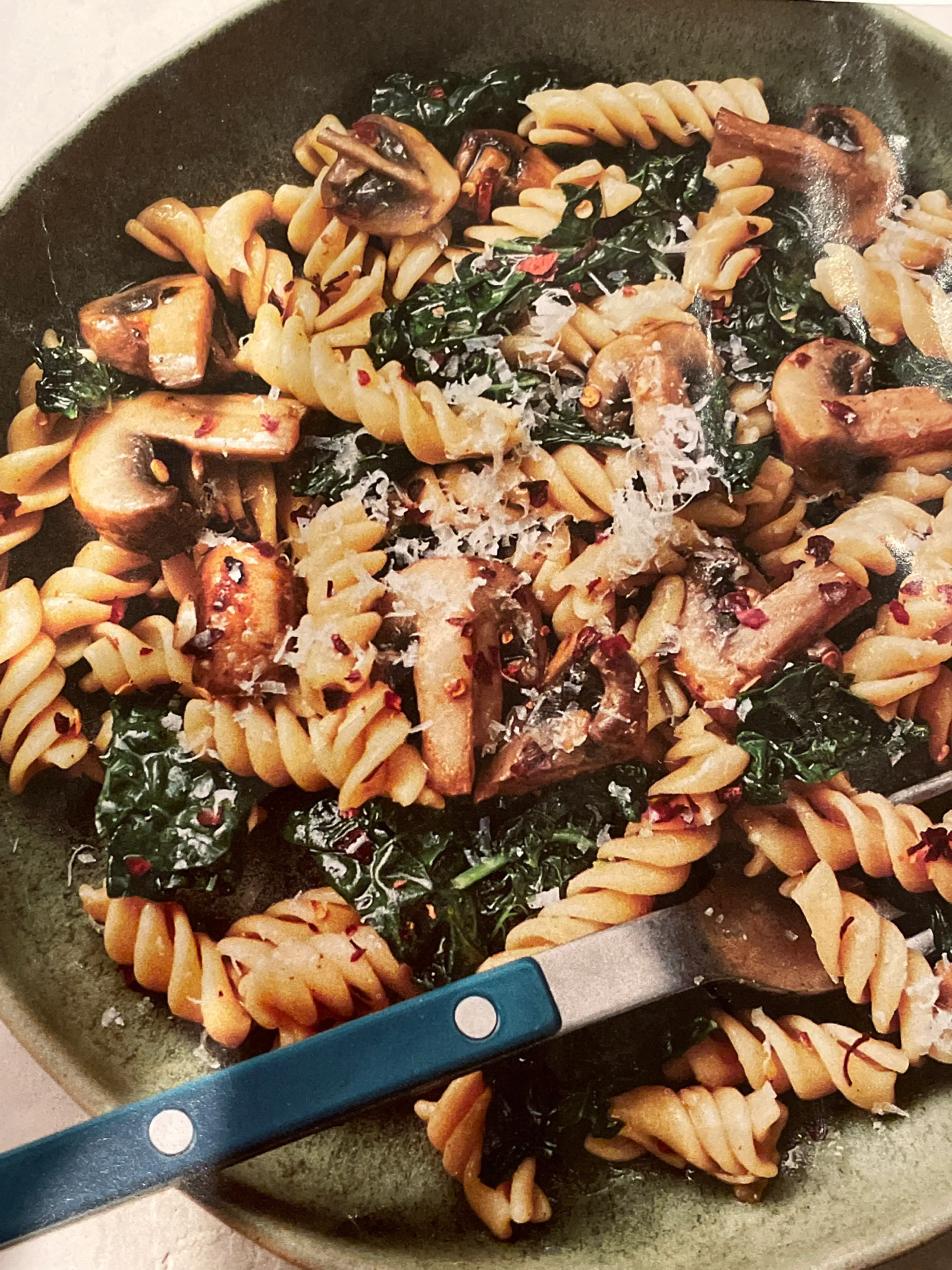 Chickpea Pasta with Mushrooms & Kale