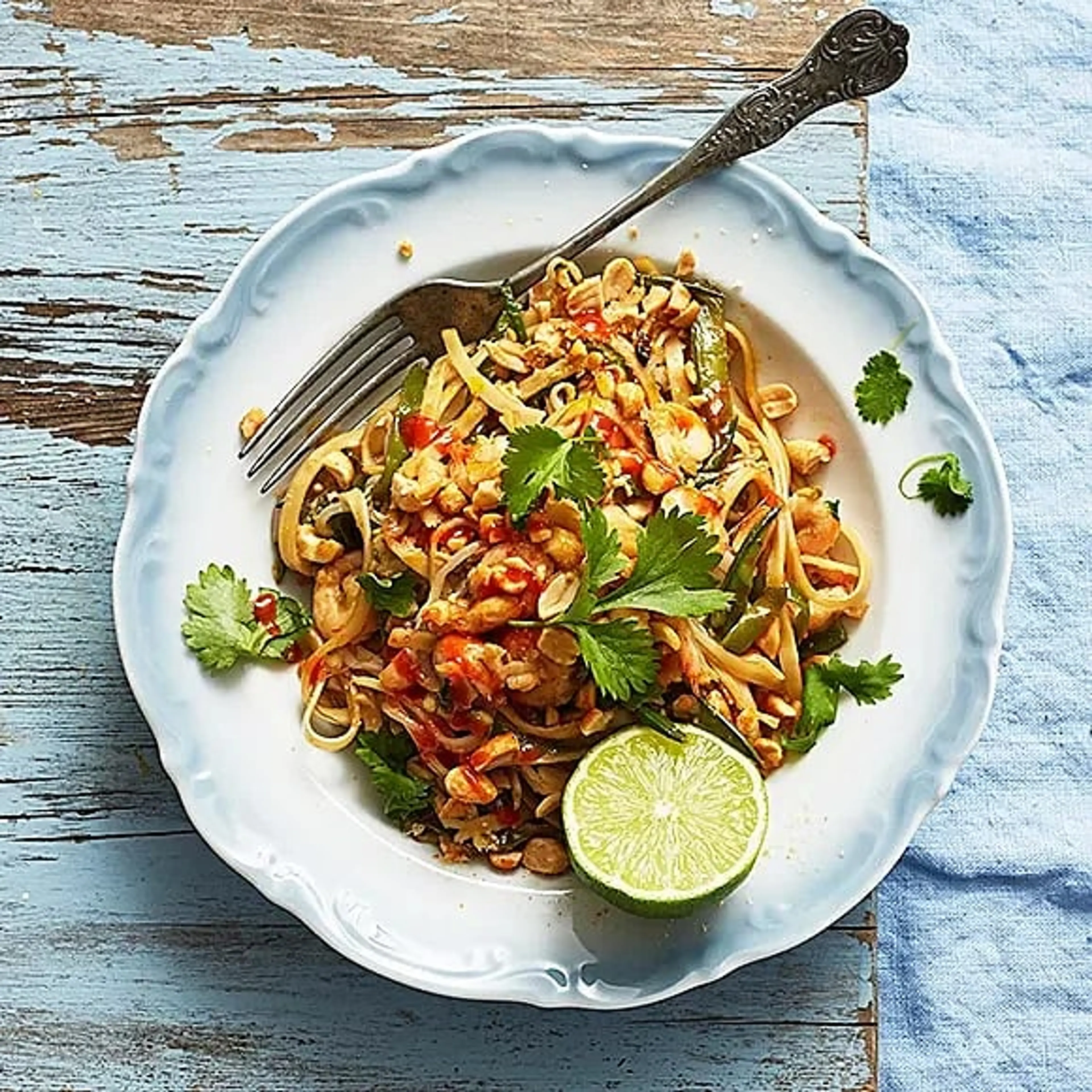 Fried noodles med ägg och grönsaker