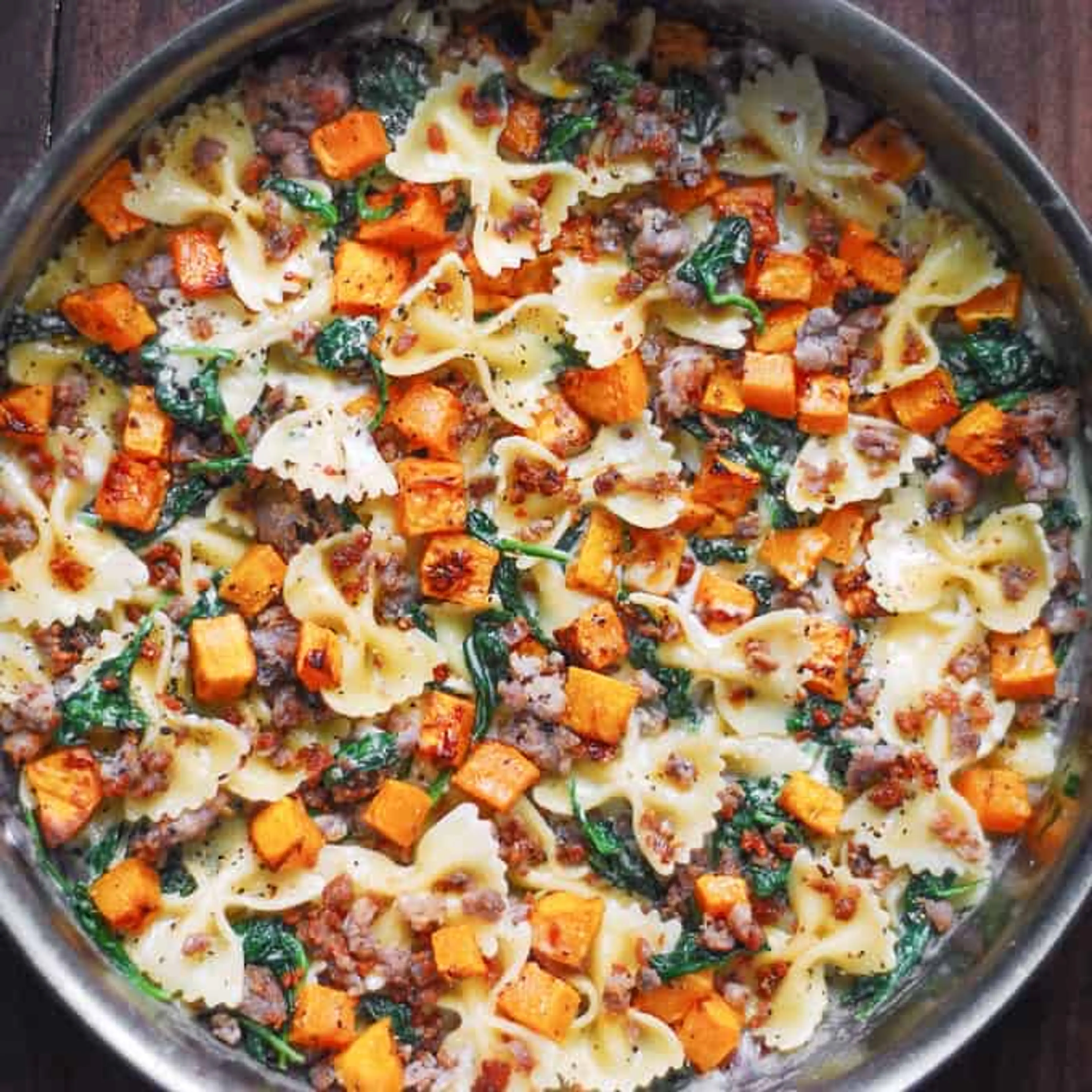 Creamy Roasted Butternut Squash Pasta with Sausage and Spina