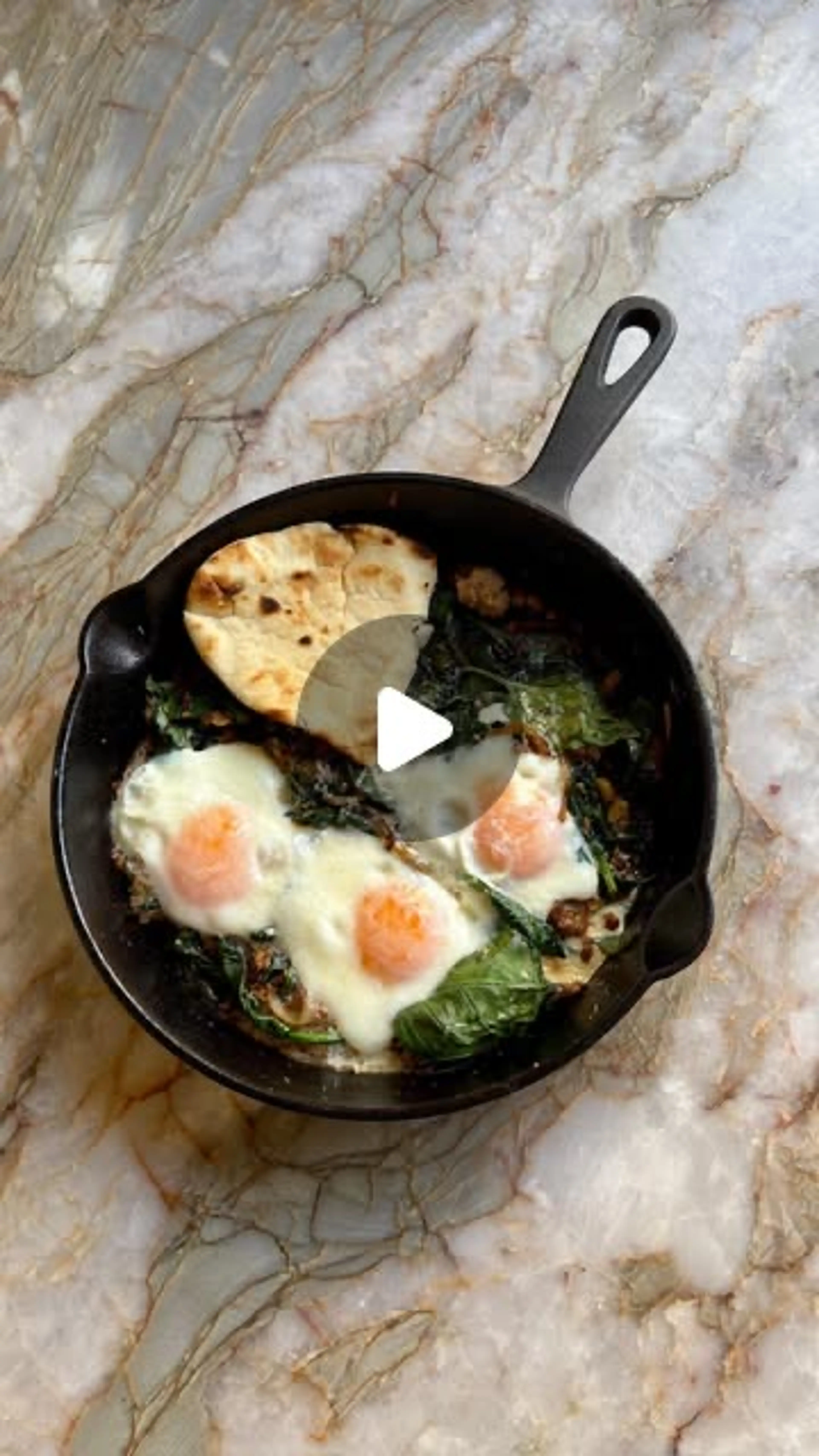 Groene Shakshuka met worst