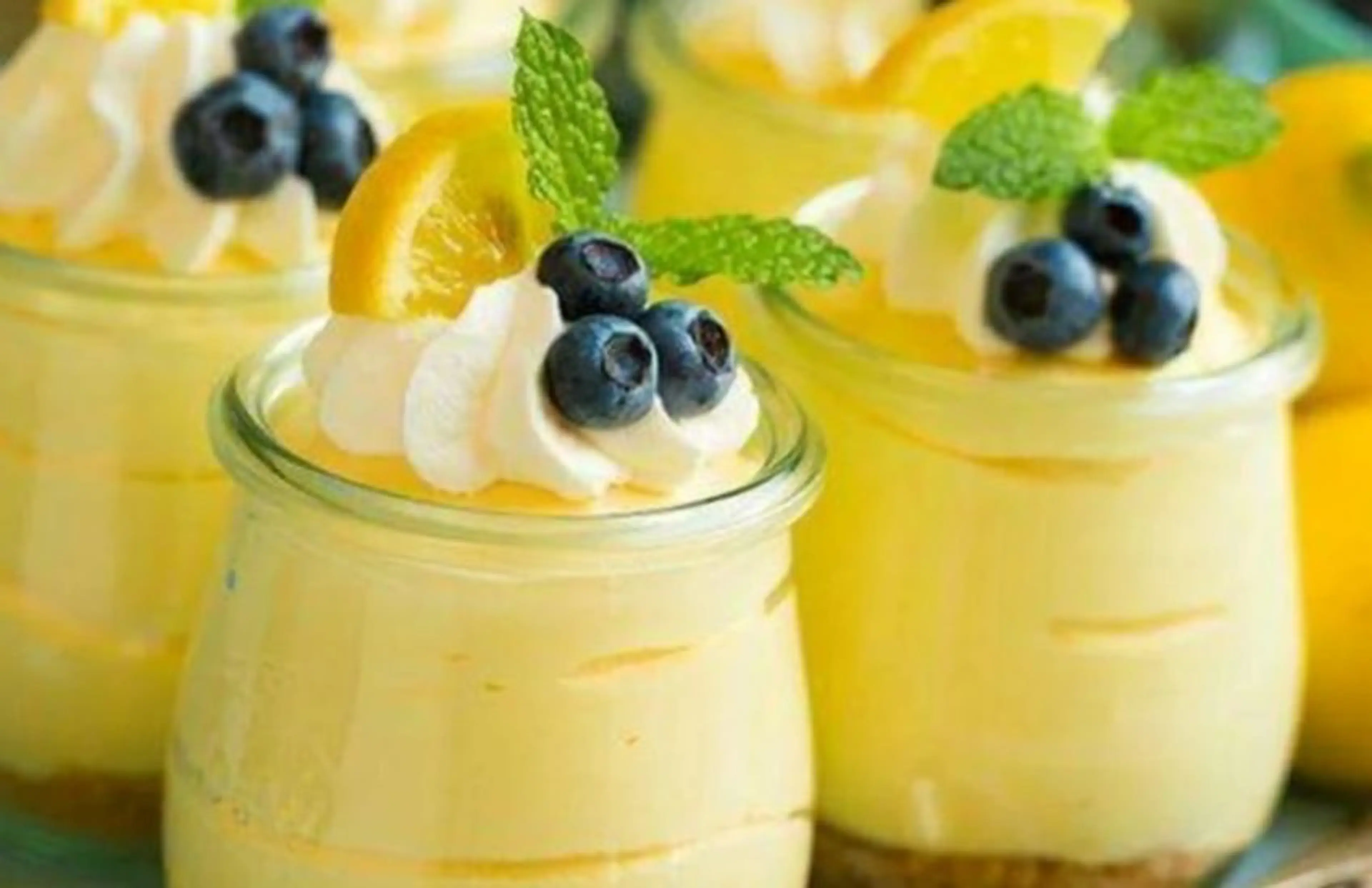 Skinny Lemon Cheesecake Mousse