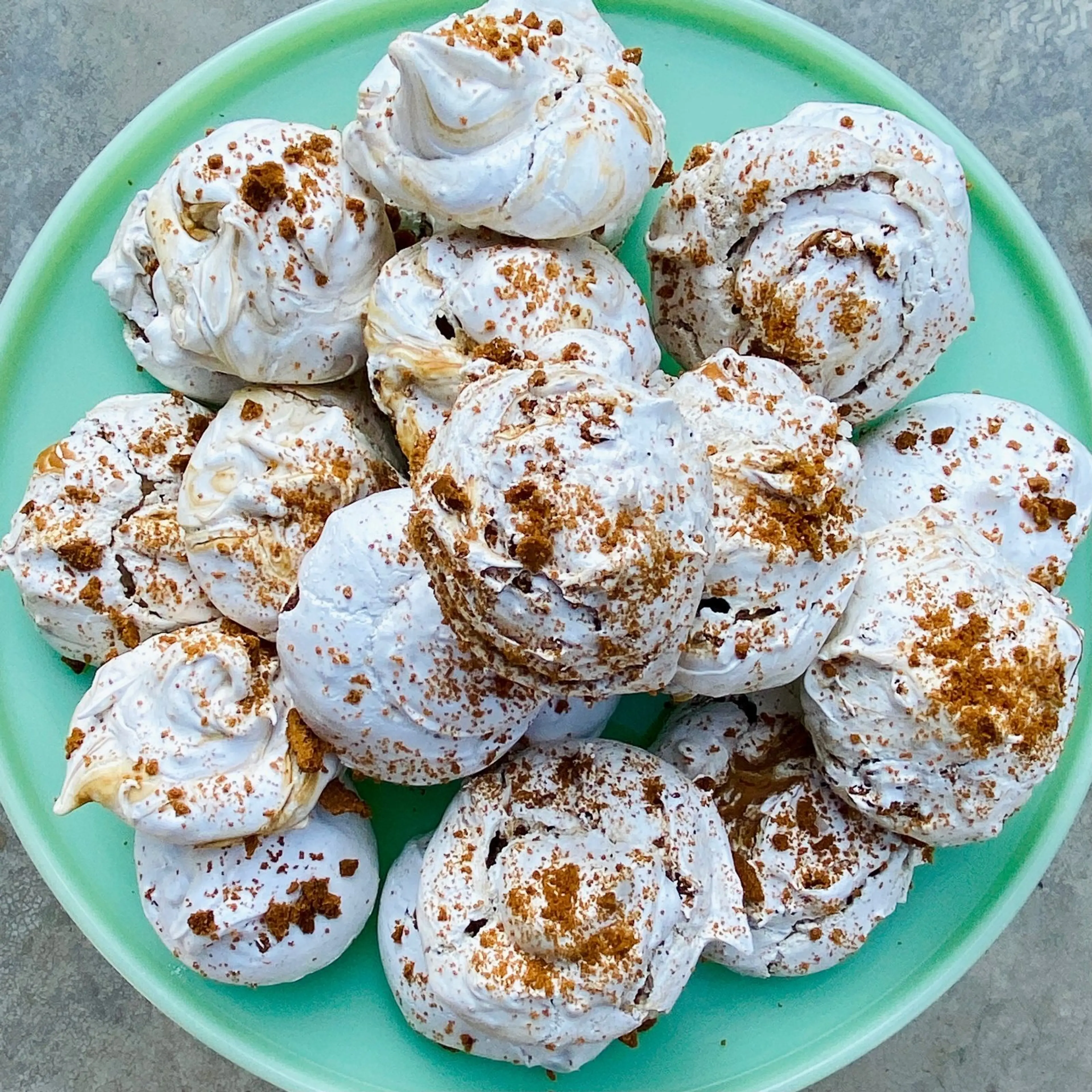 Salted Biscoff Meringues