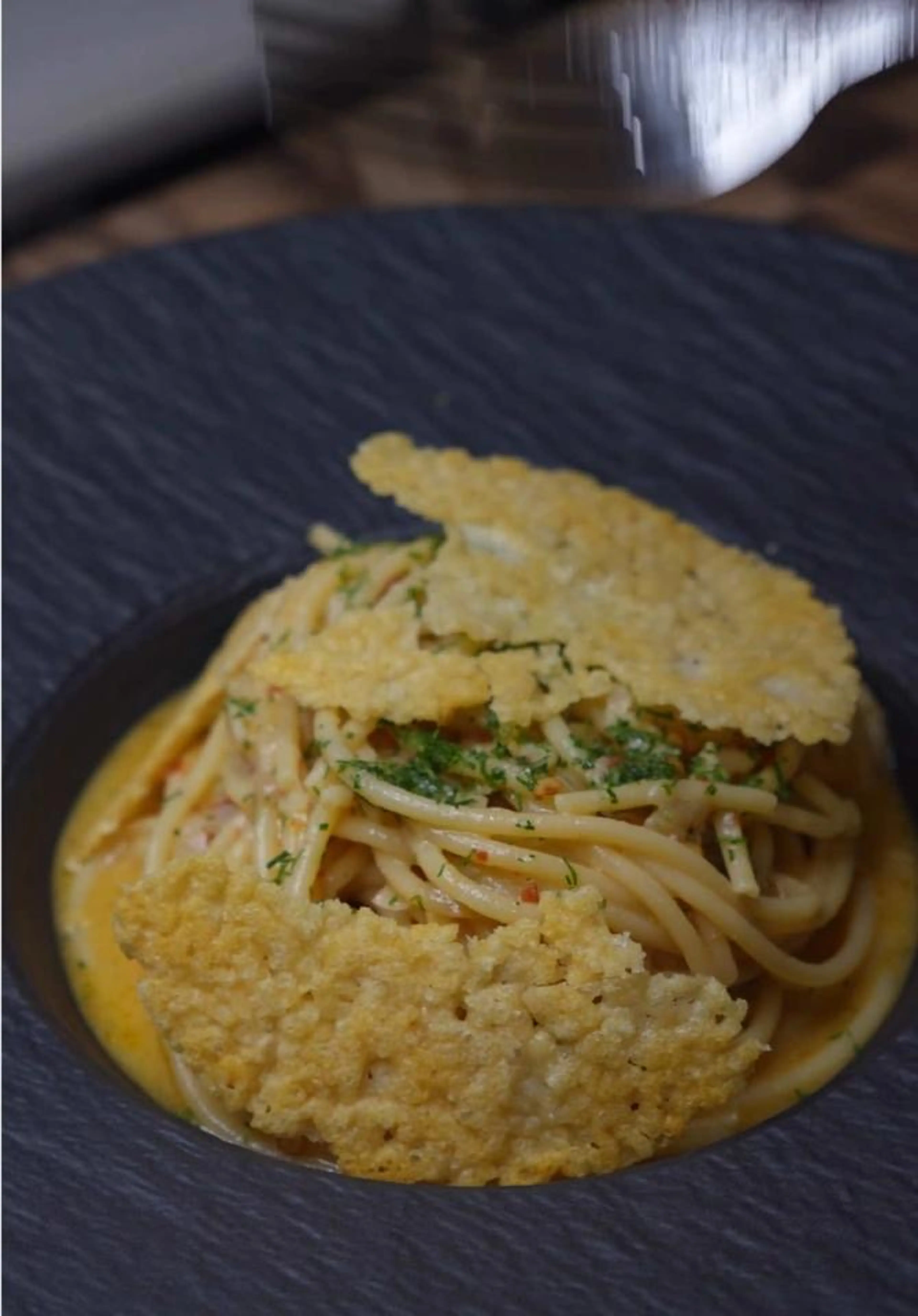 Spaghetti Aglio E Olio with Cheese Chips