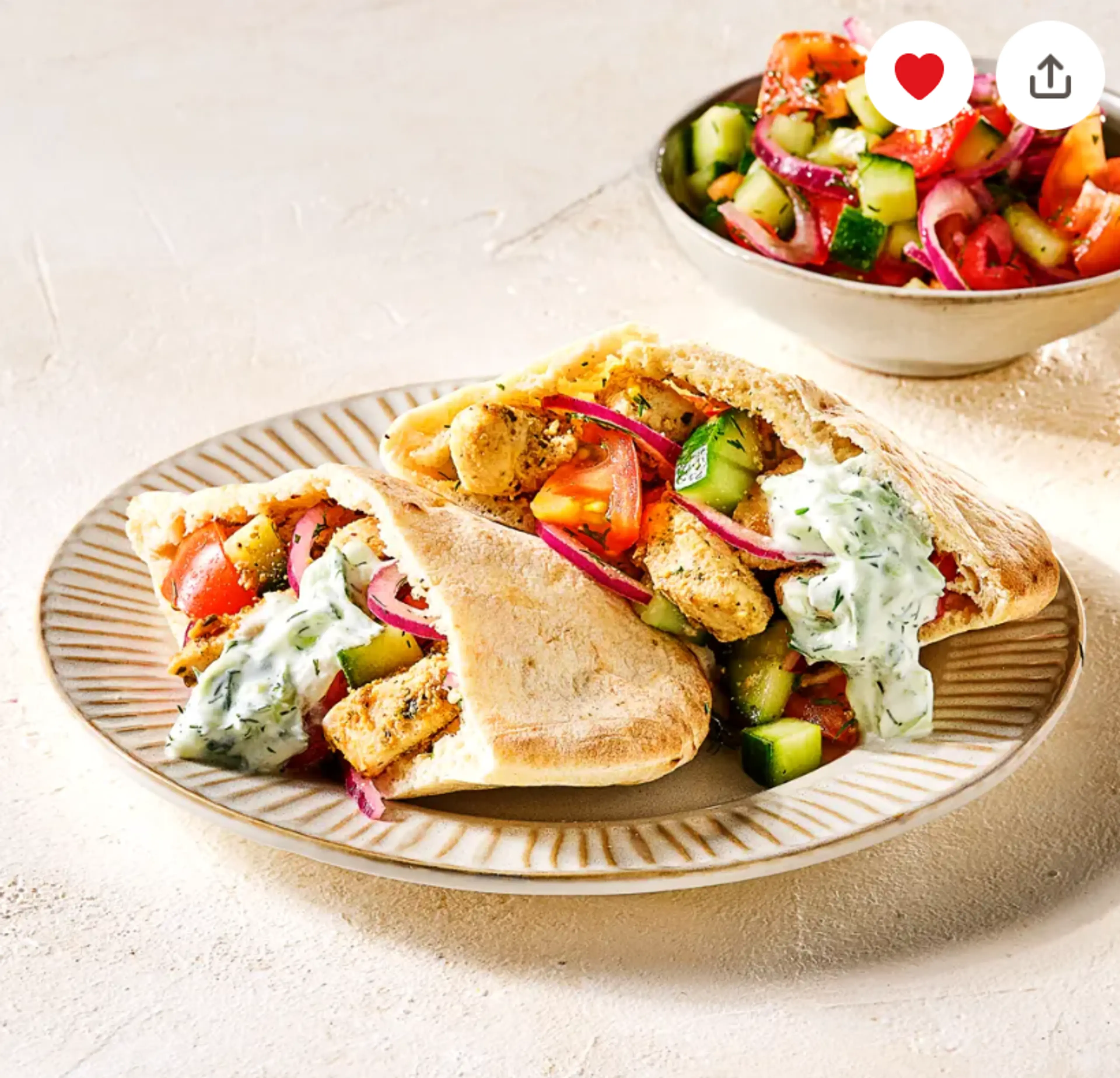 Hähnchentaschen mit griechischem Salat