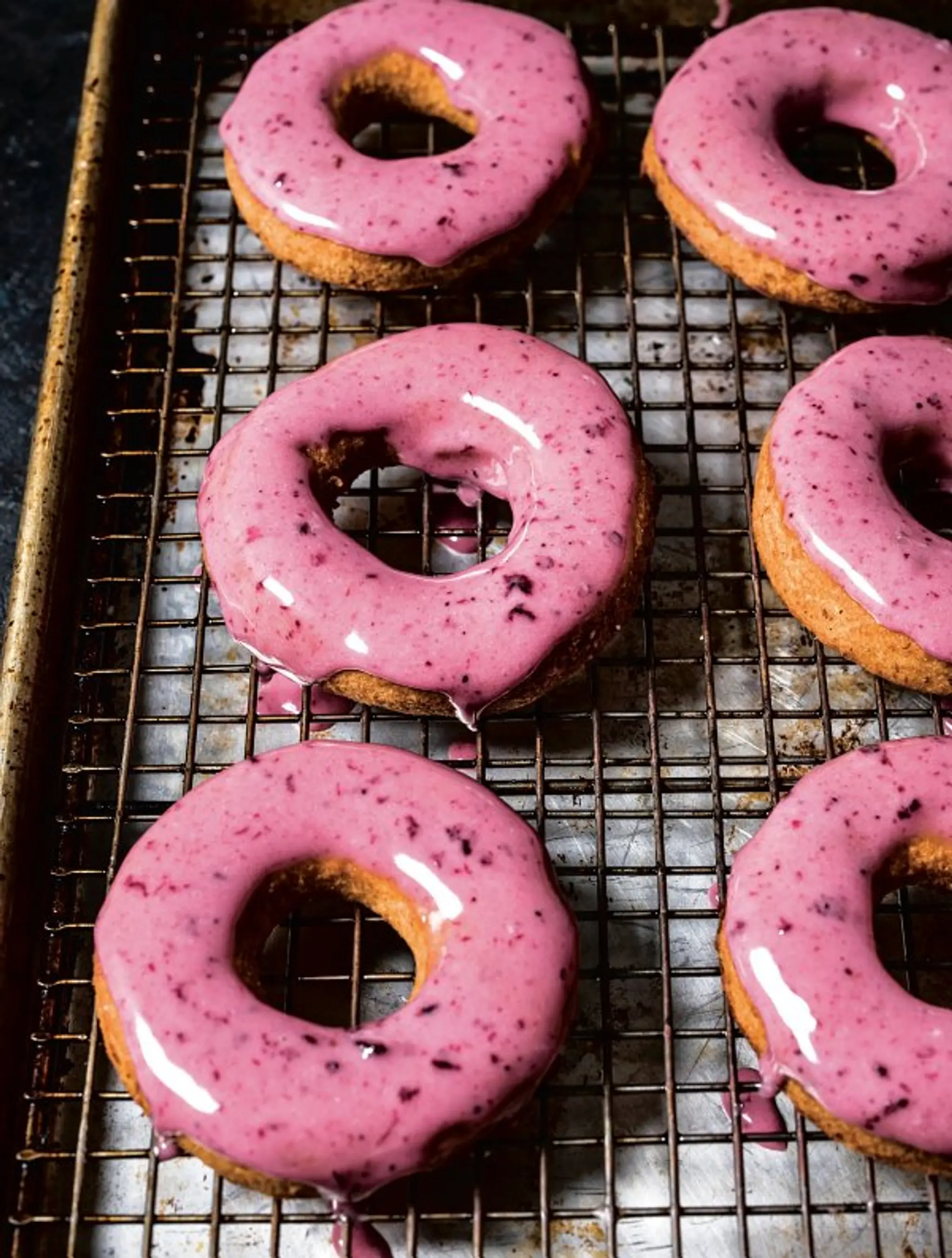 VEGAN BERRY DONUTS