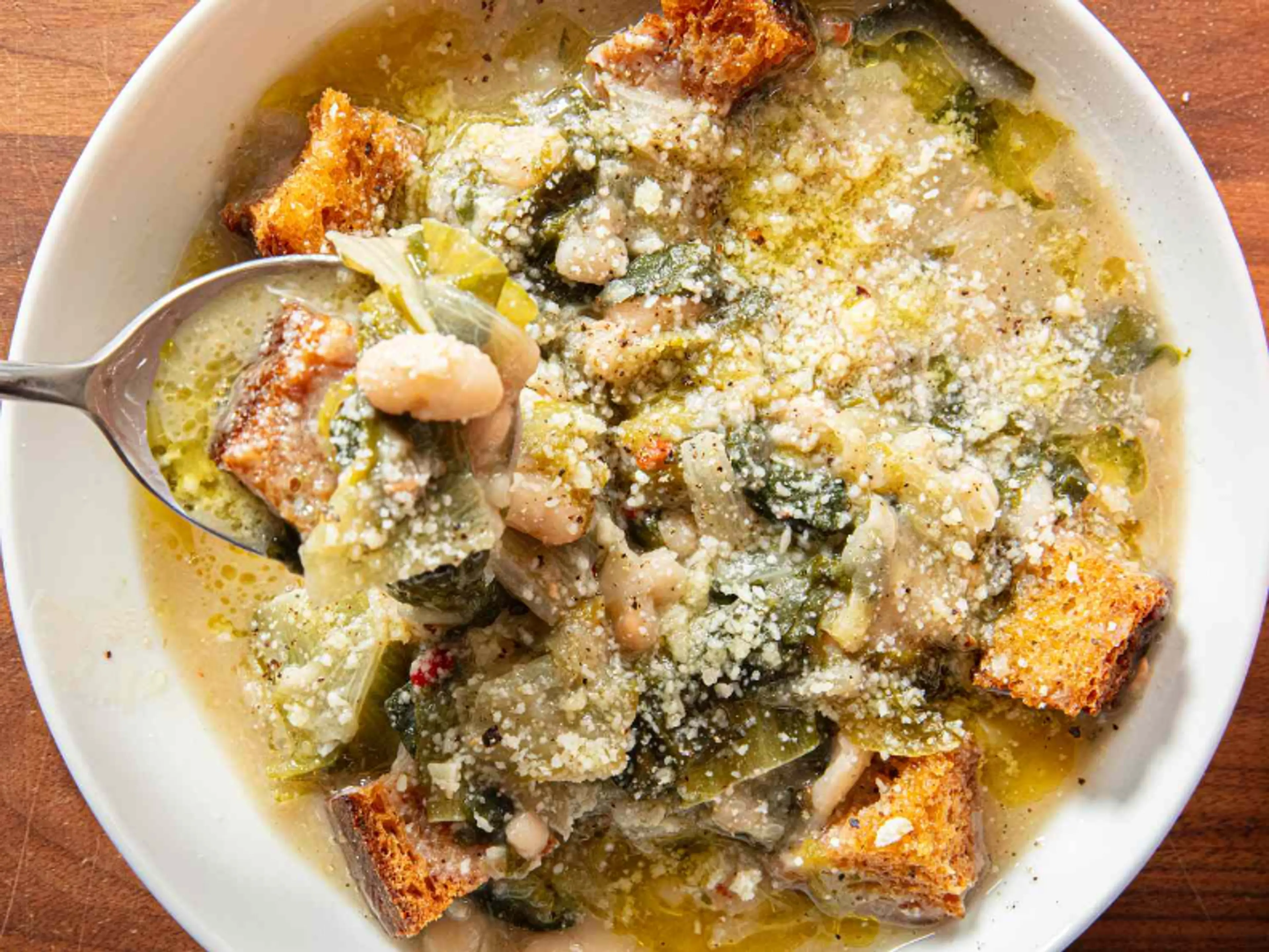 Zuppa di scarola e fagioli