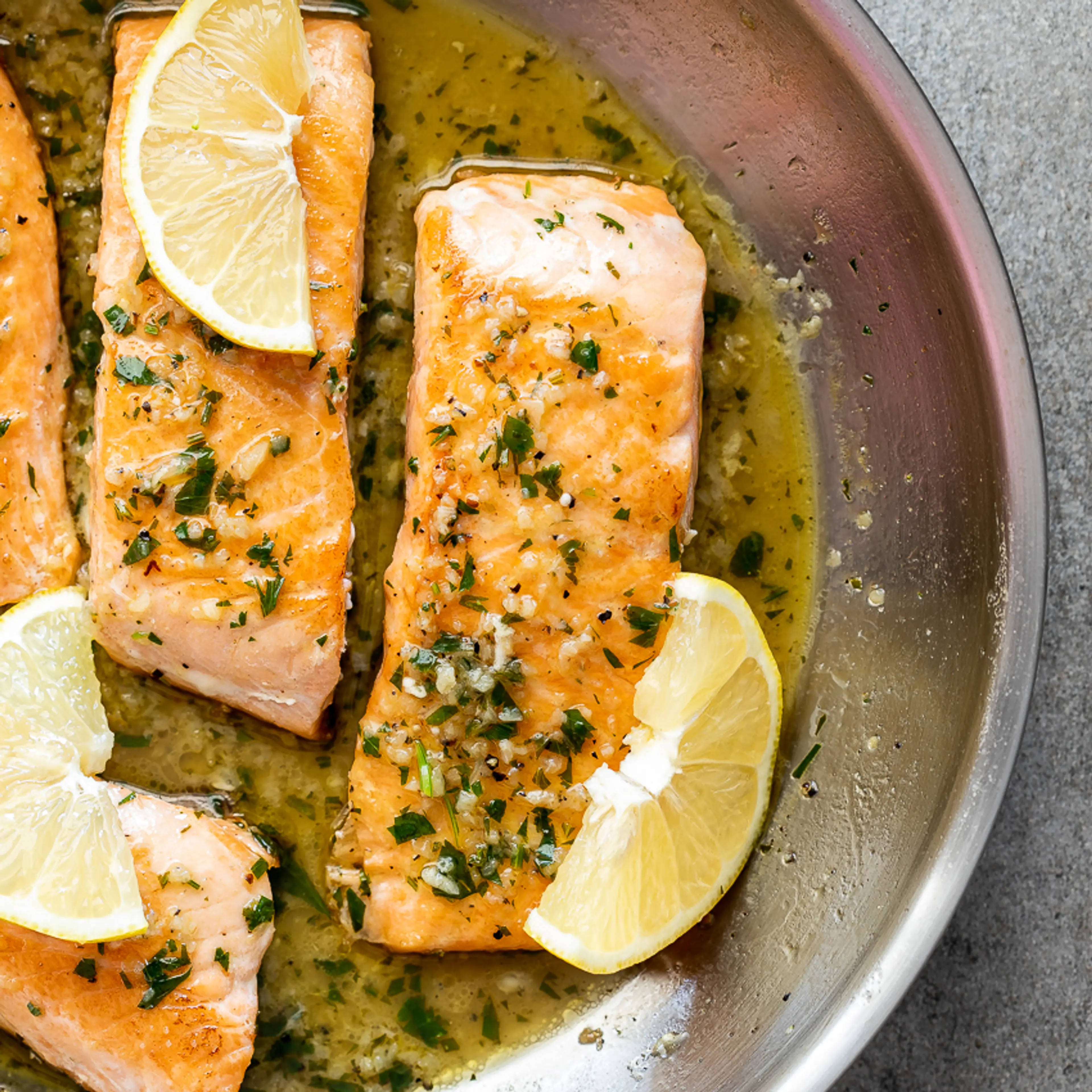 White wine garlic salmon