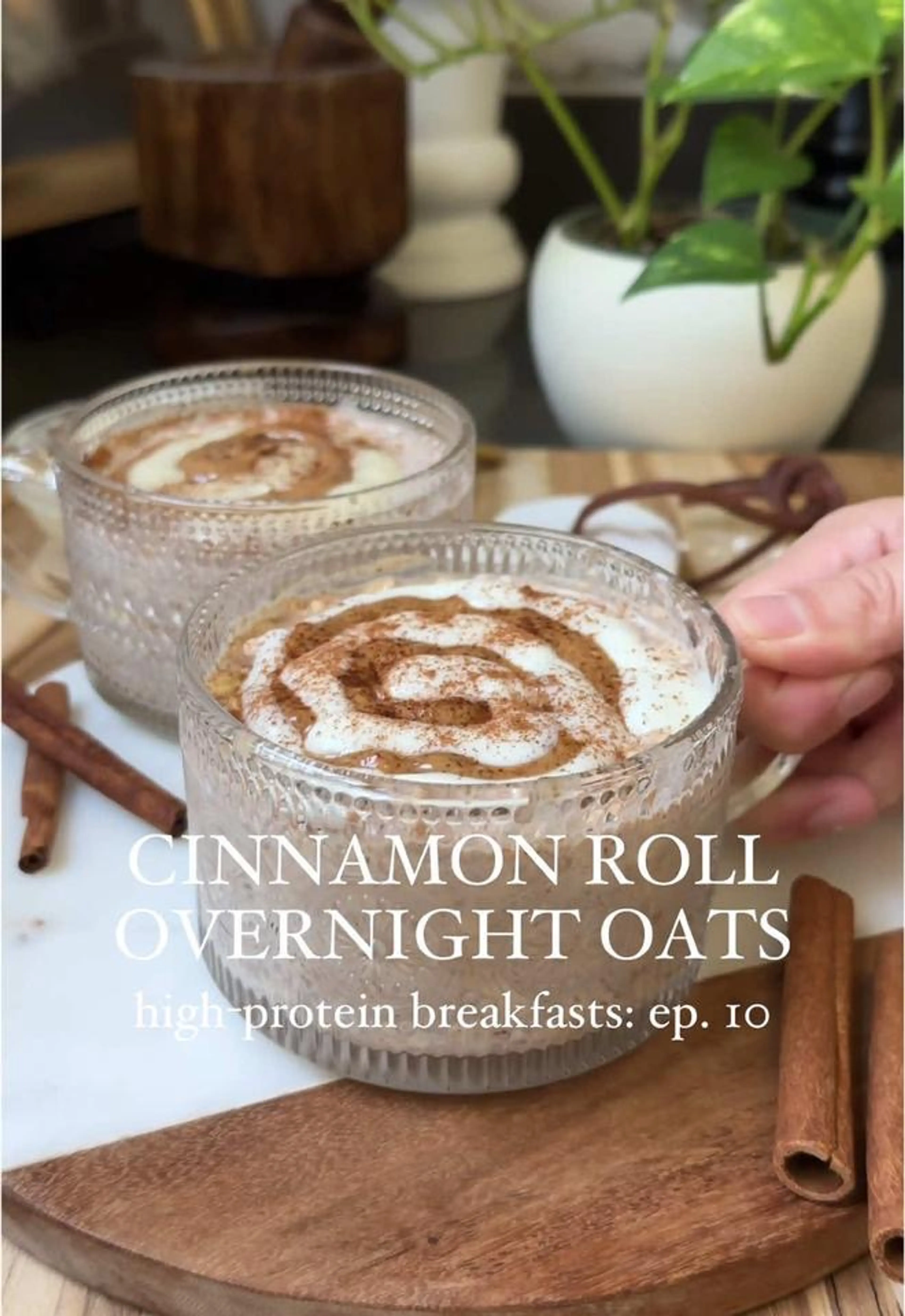 Cinnamon Roll Overnight Oats