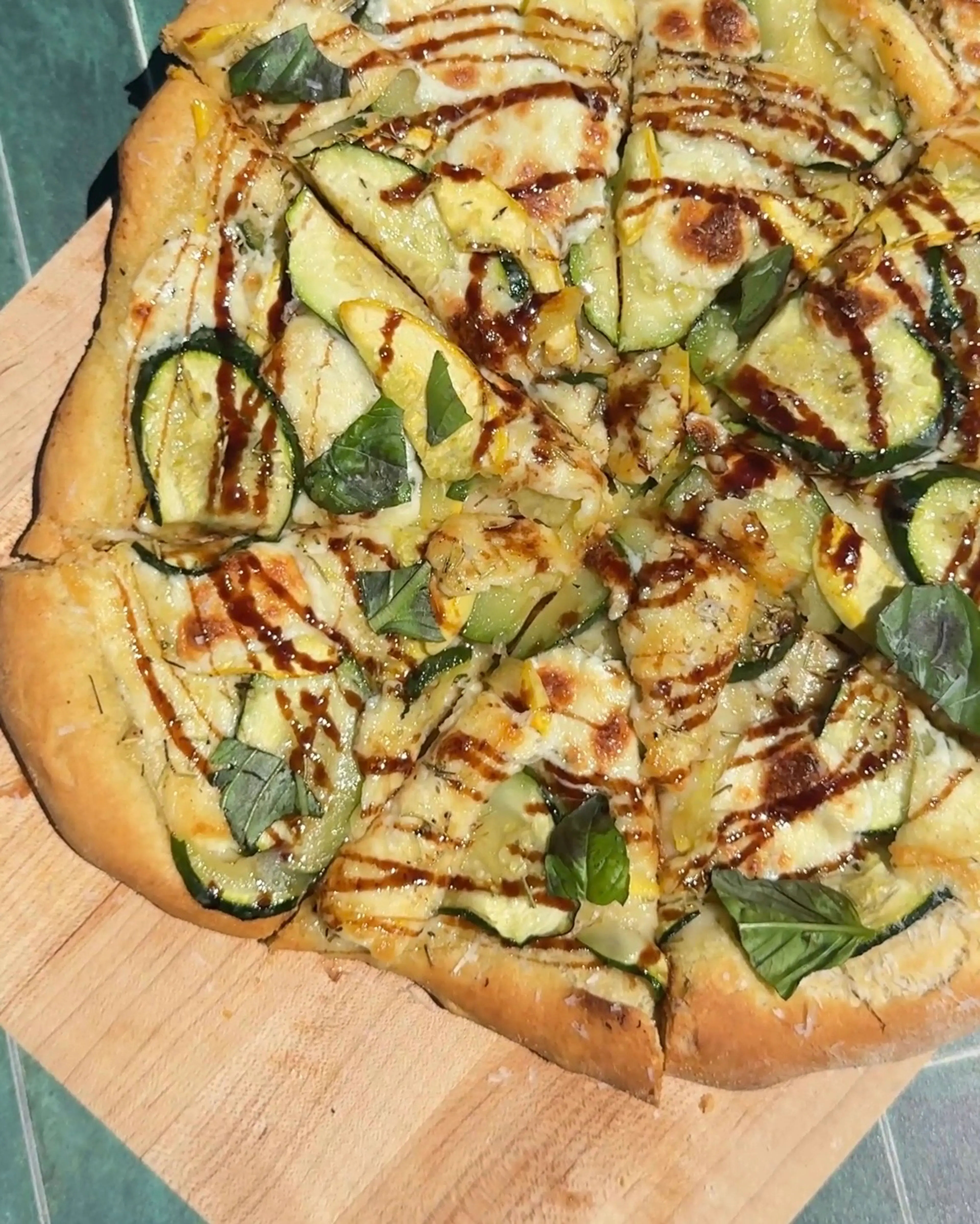 Herbed Olive Oil & Halloumi Pizza With Mozzarella