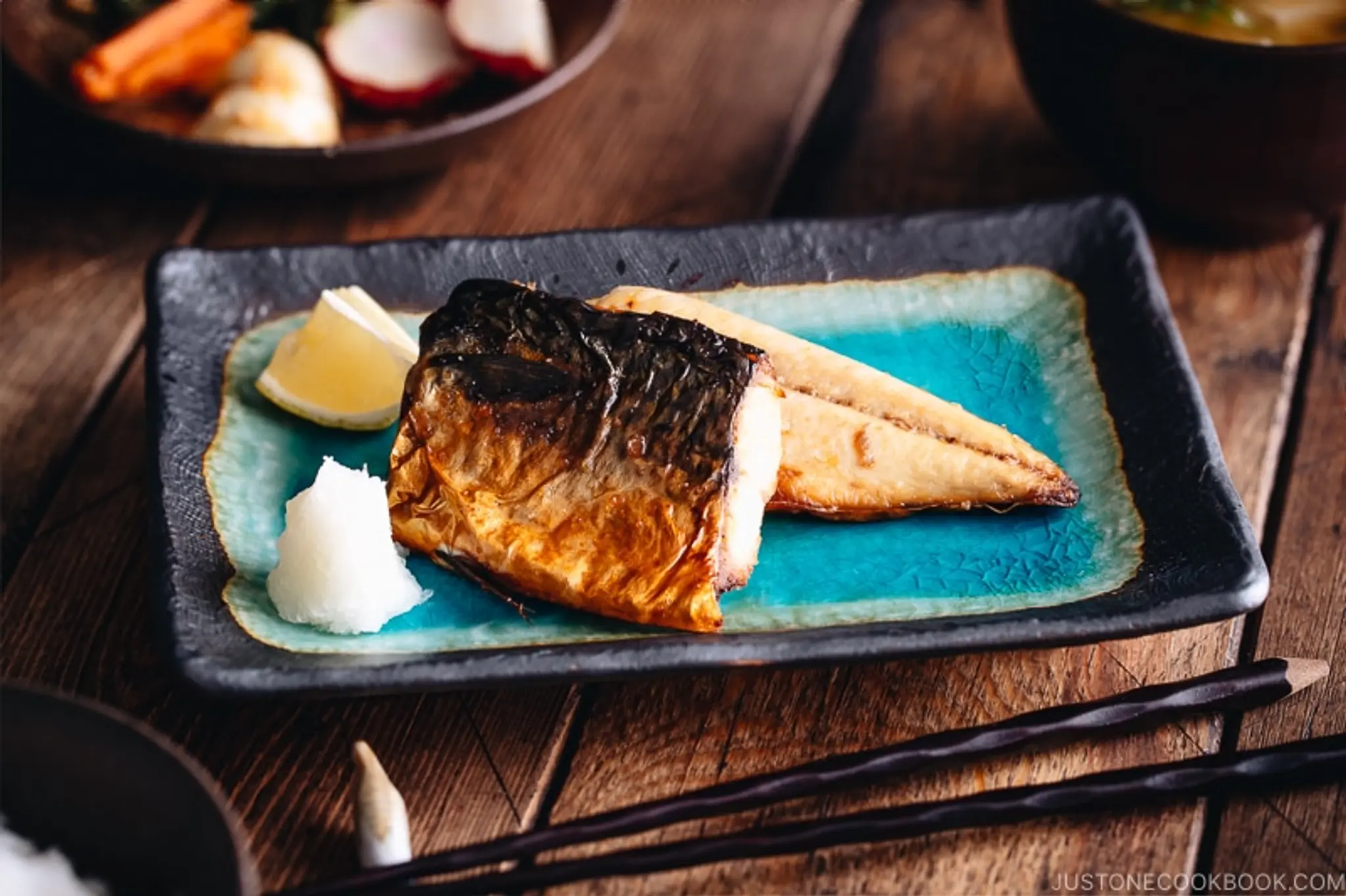 Saba Shioyaki and Kinpira Gobo (鯖塩焼き、きんぴらごぼう)