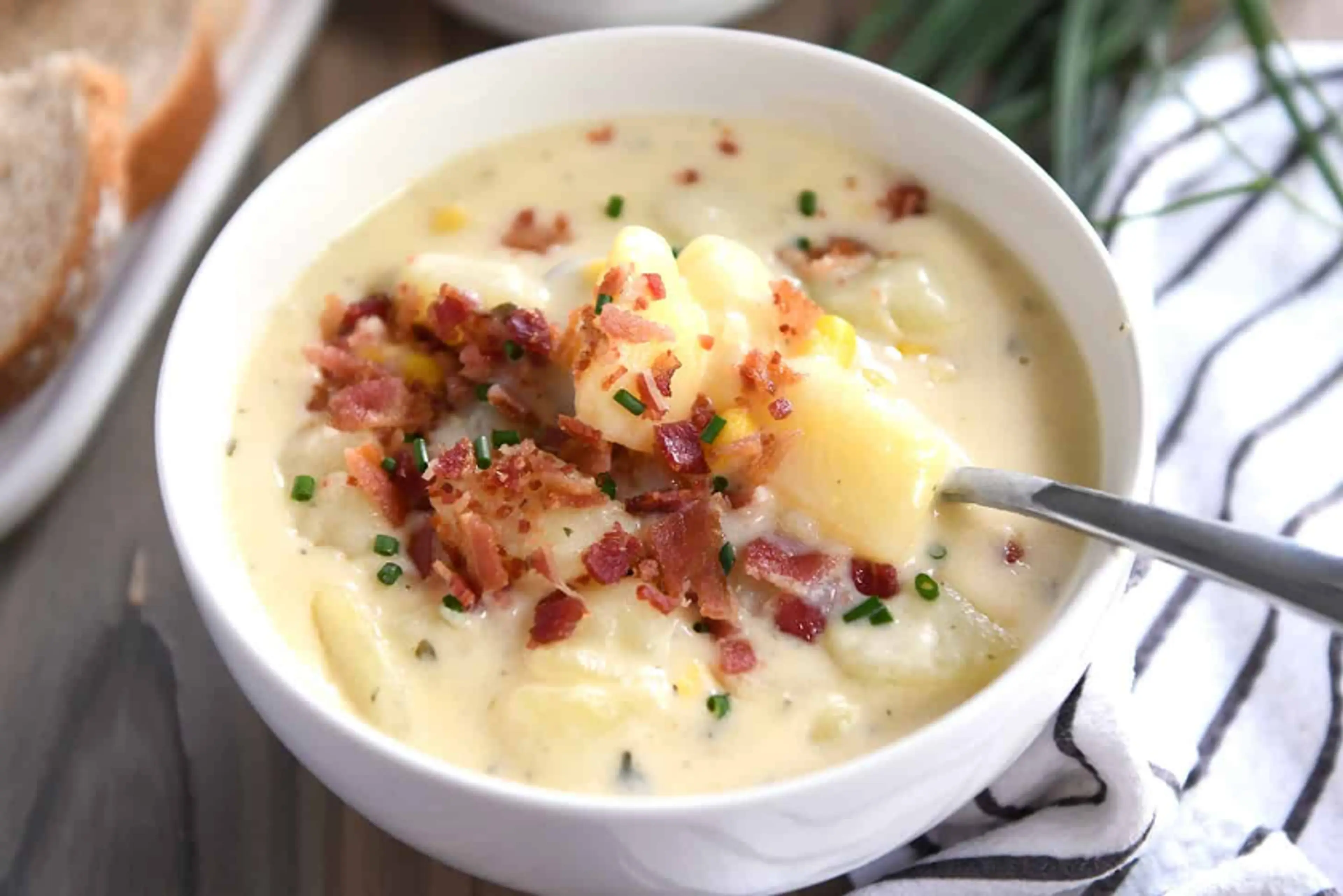 Instant Pot Cheesy Potato Soup