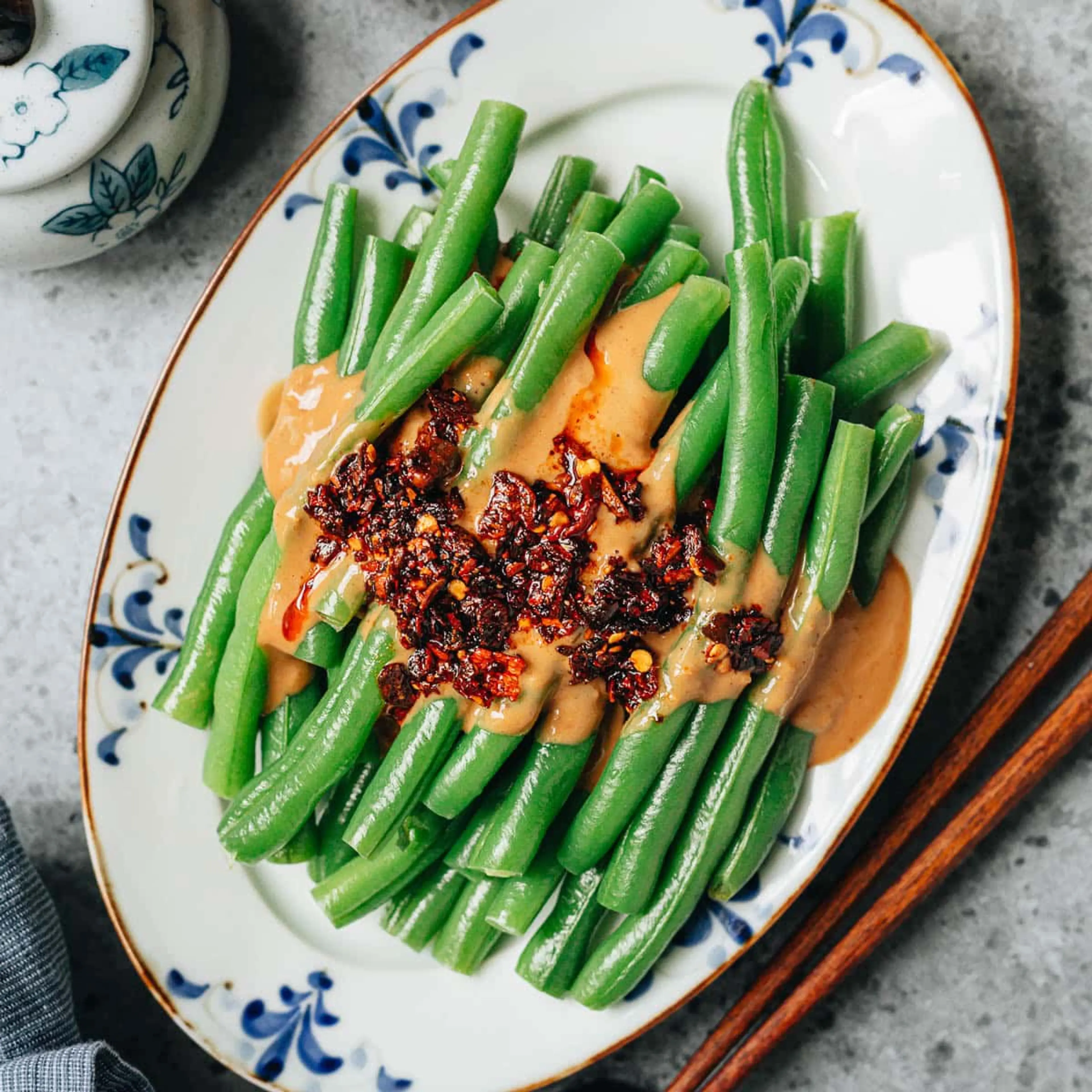 Green Beans with Spicy Peanut Sauce