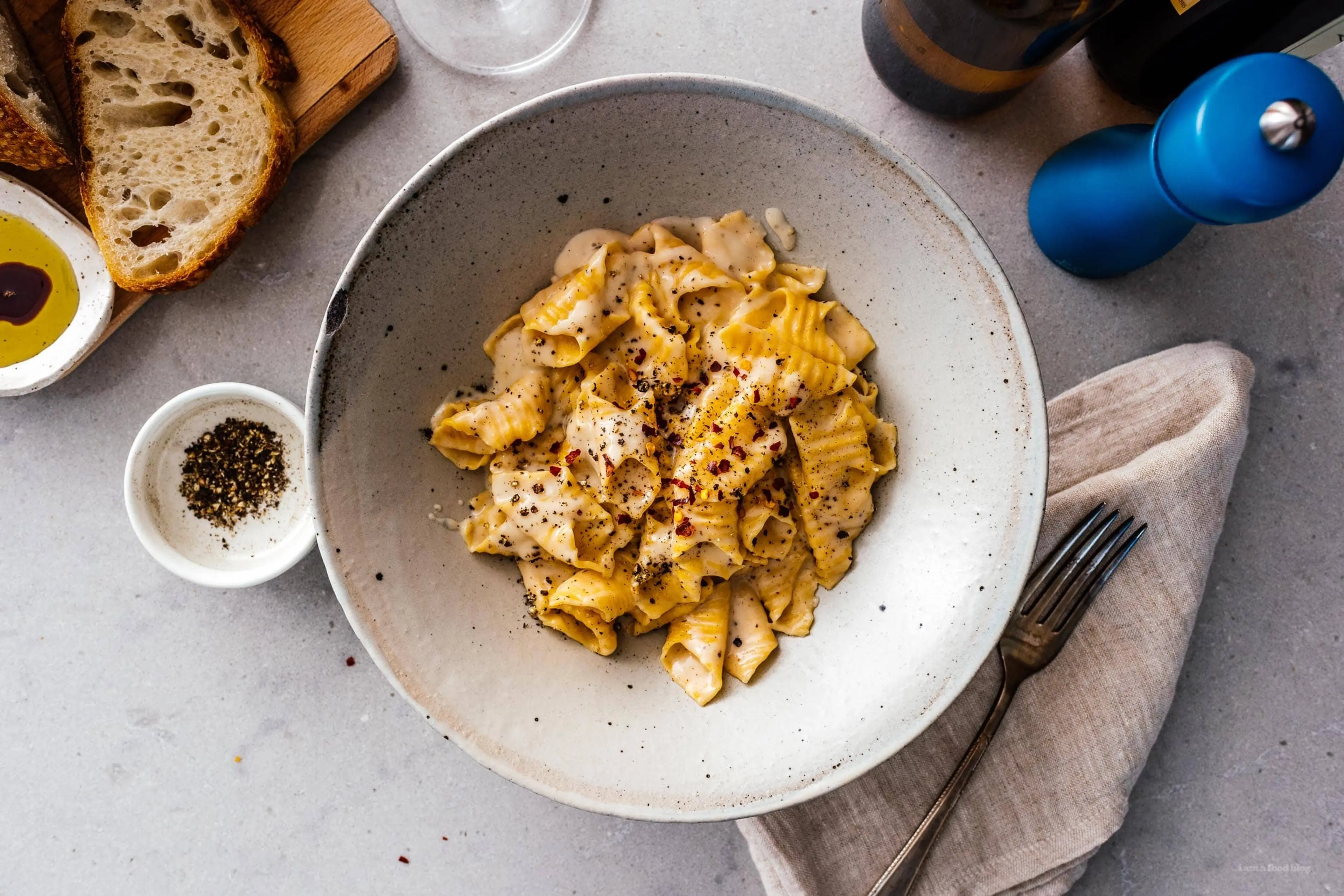 Super Creamy Cacio e Pepe Style Pasta Recipe