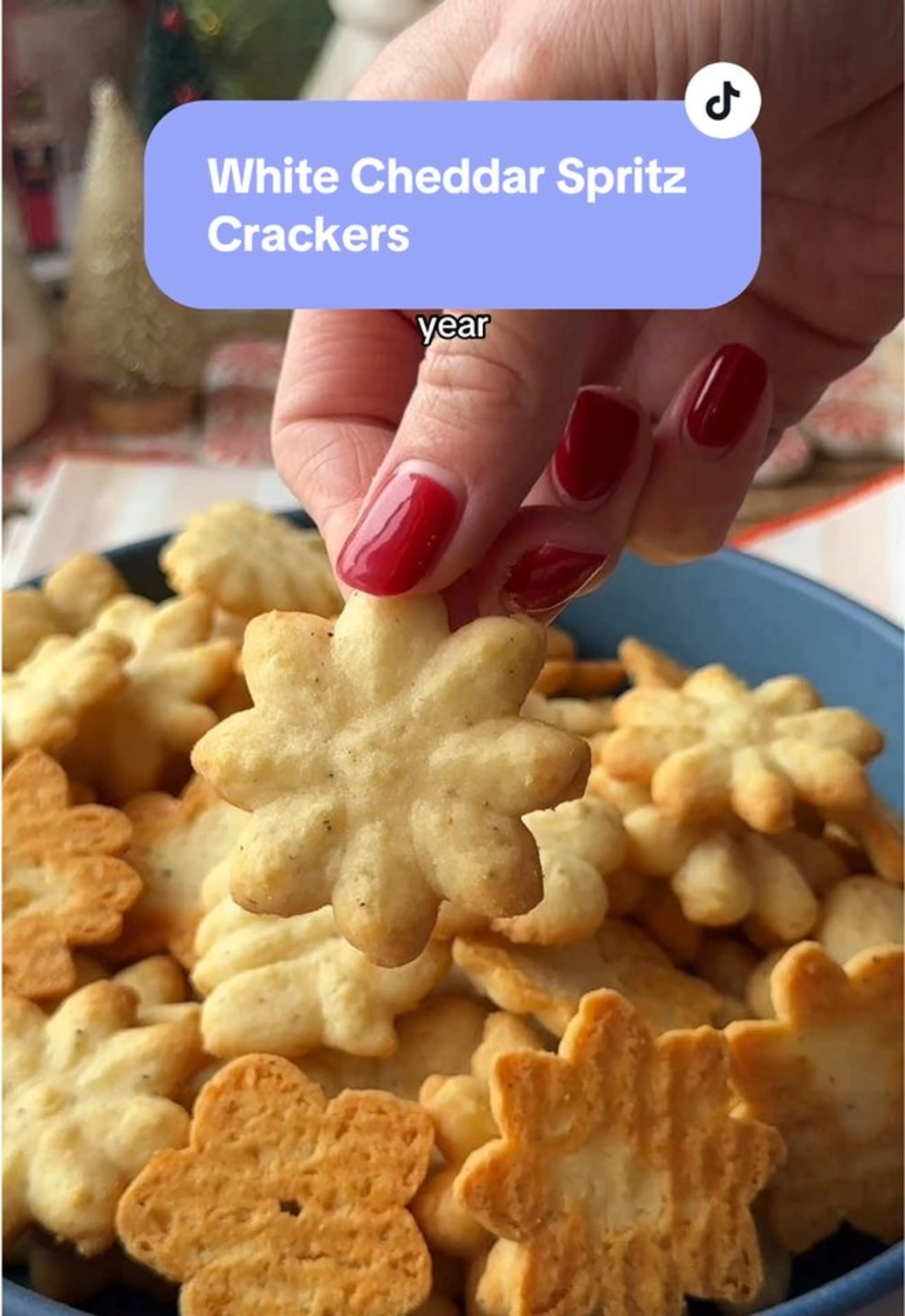 Black Pepper, Parmesan & White Cheddar Spritz Crackers