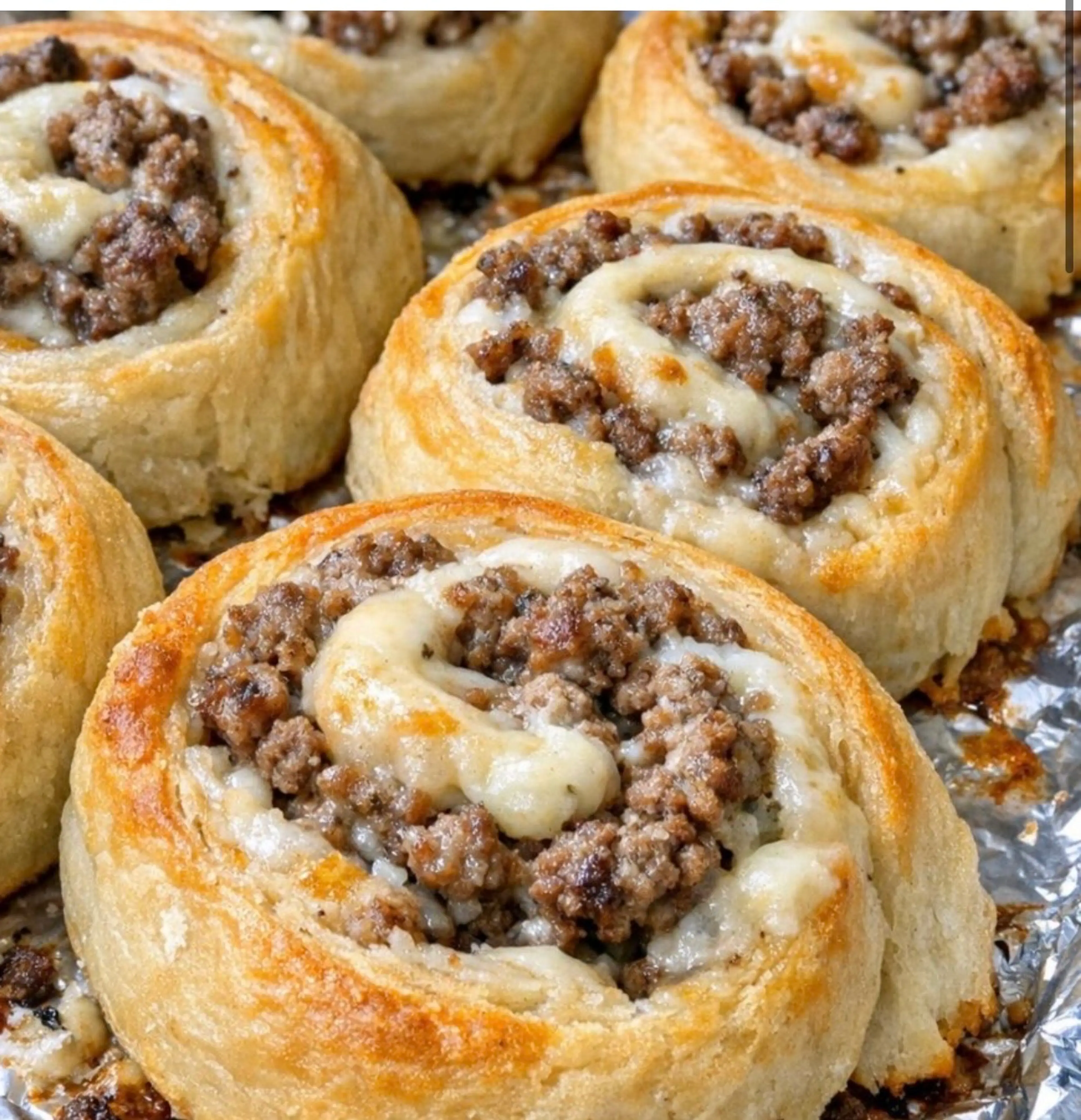 Oven Baked 4-Ingredient Beef and Cheese Pinwheels