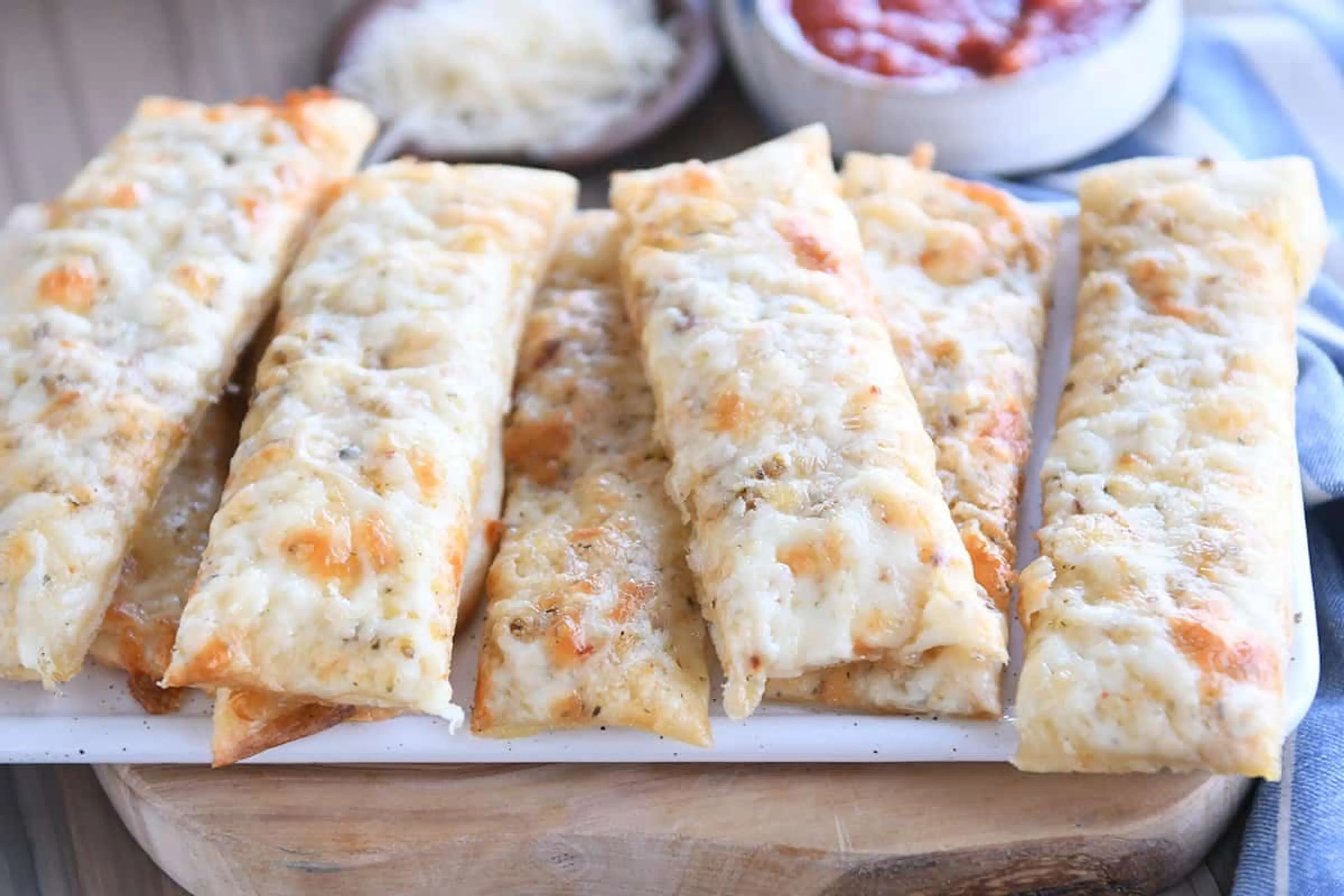 Easy Cheesy Breadsticks