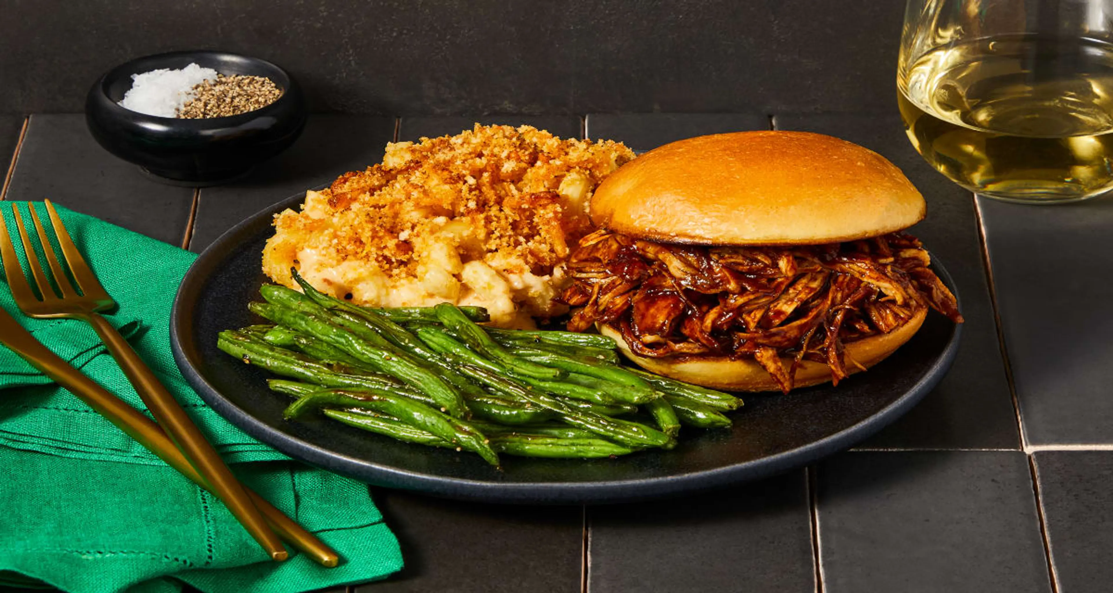 Honey BBQ Pulled Chicken Sandwiches with Mac 'n' Cheese & Ro