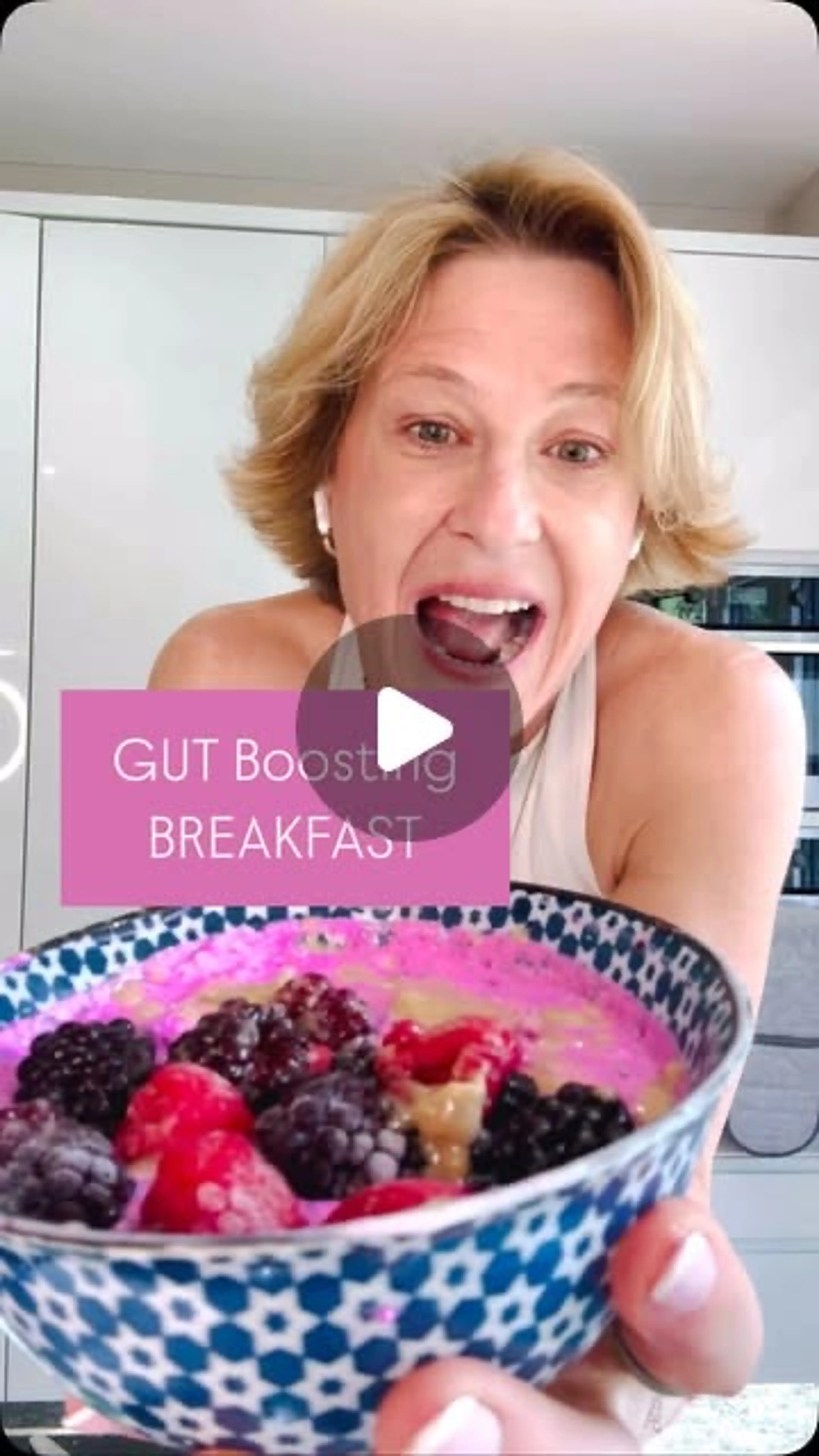 This Gut Boosting Breakfast Bowl Is Packed with Polyphenols,