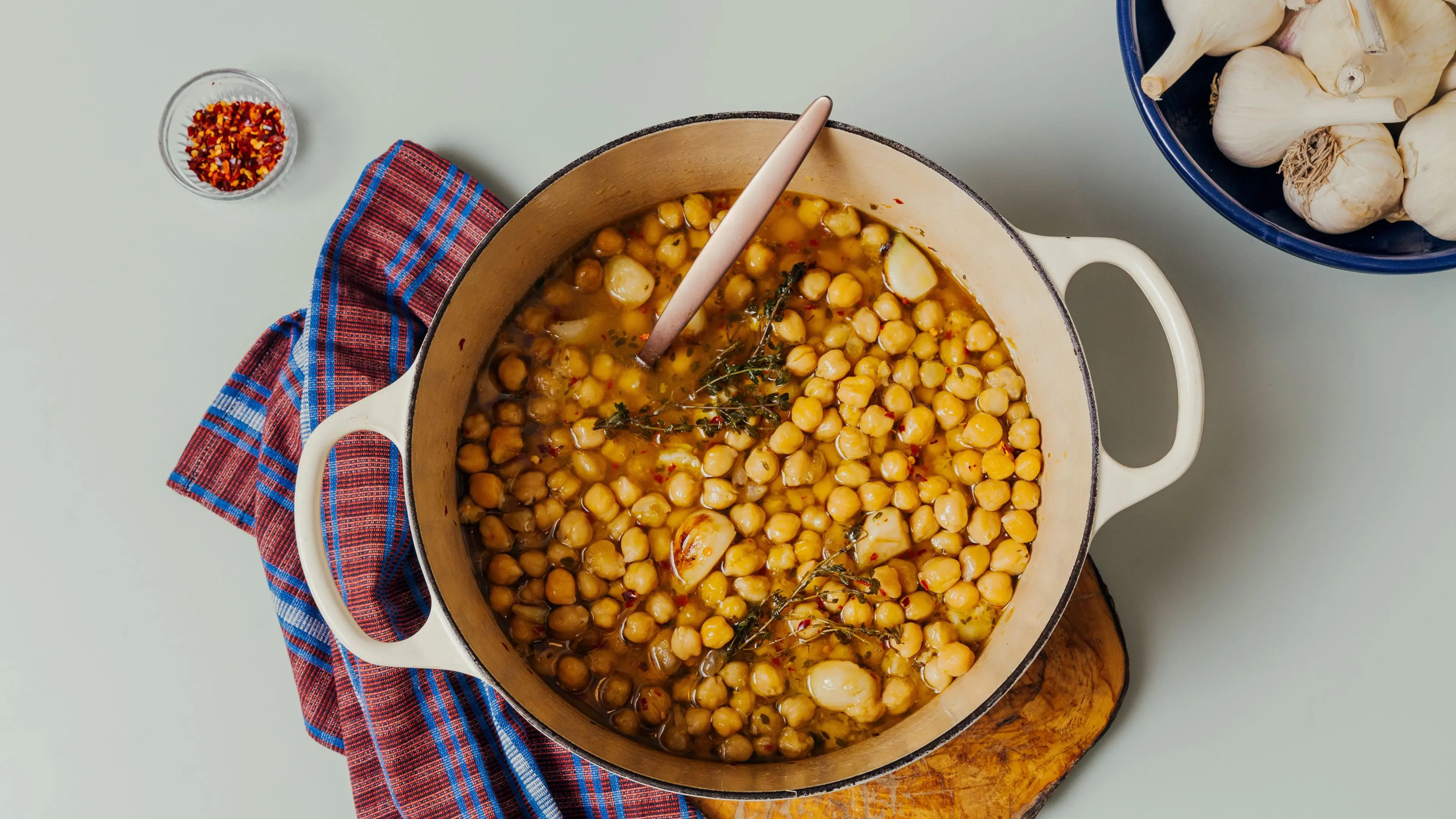 Chickpeas With 40 Garlic Cloves