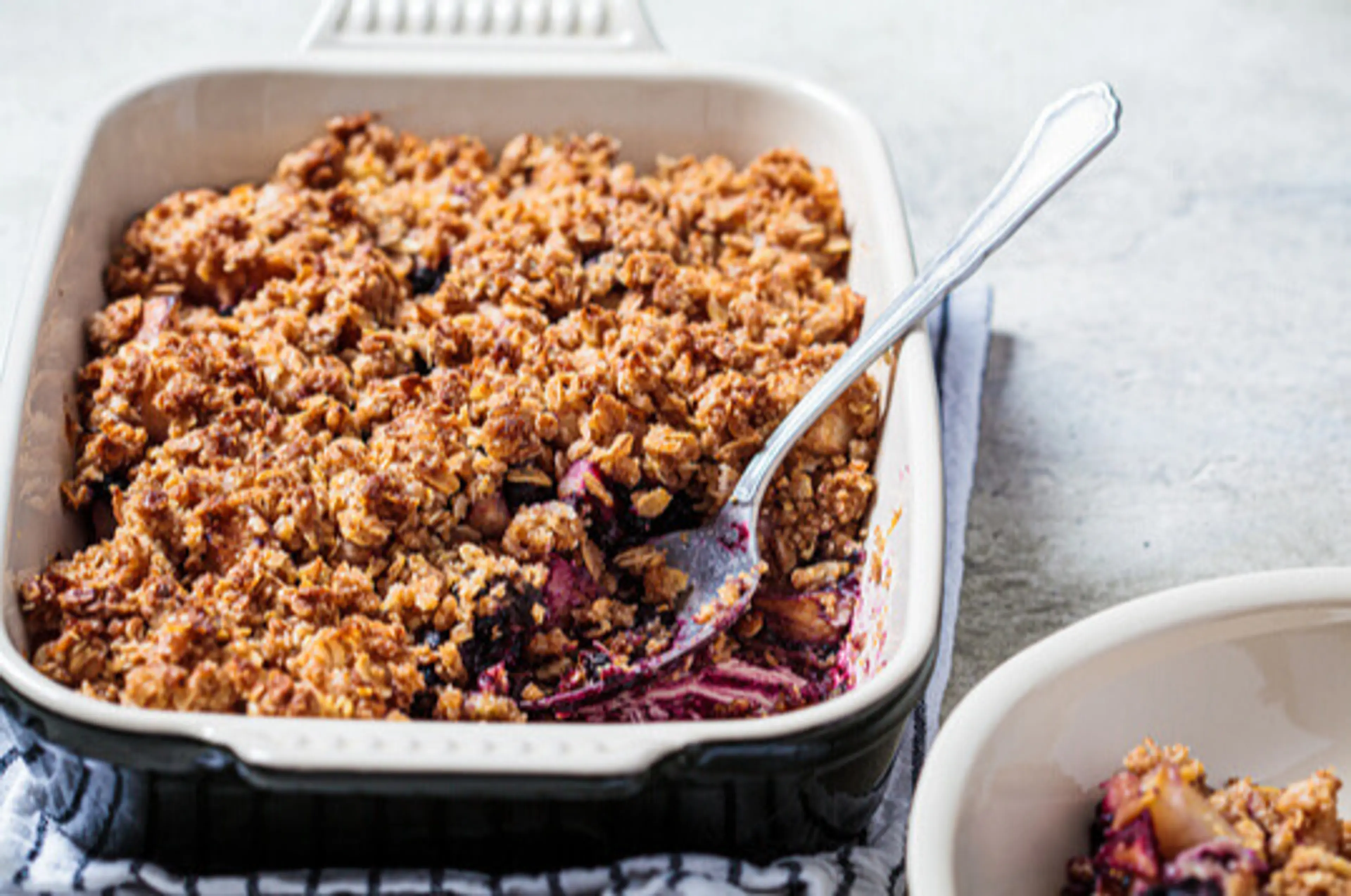 Berry breakfast crumble