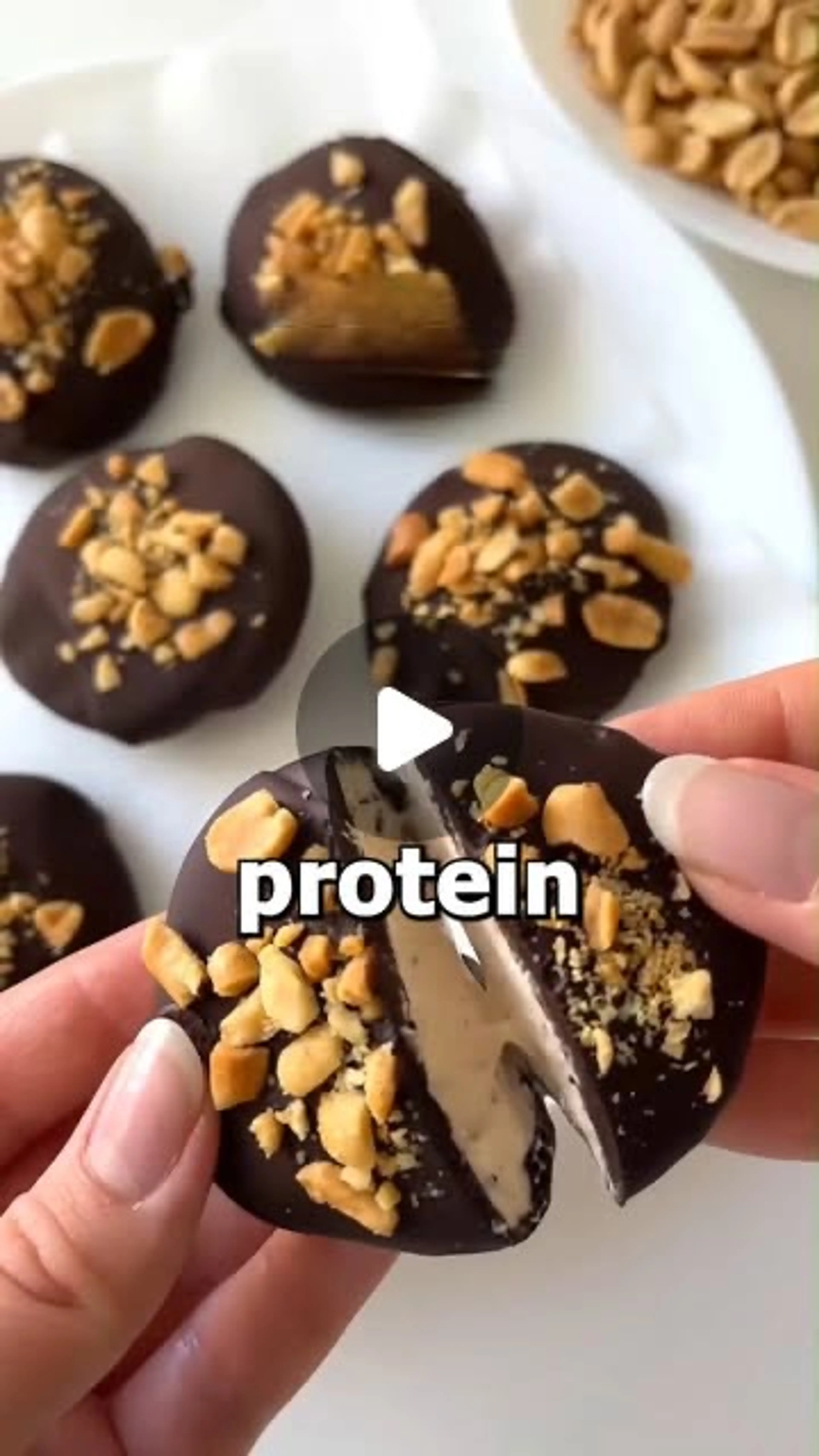4 Ingredient Chocolate Peanut Butter Bites
