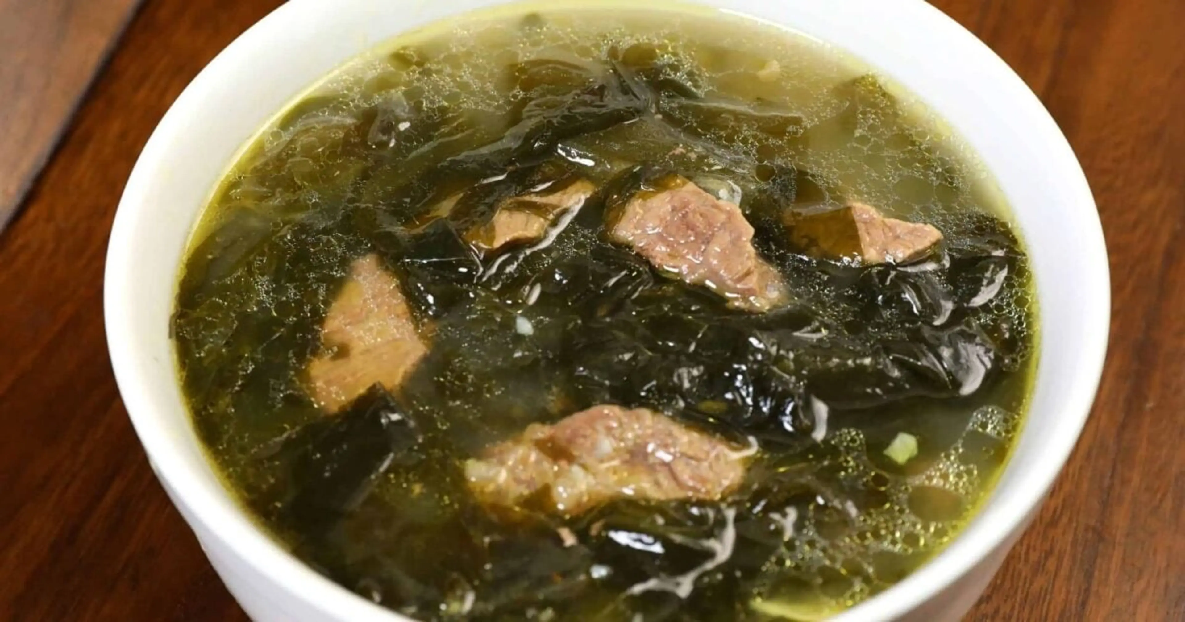 Seaweed soup with beef (Miyeokguk)