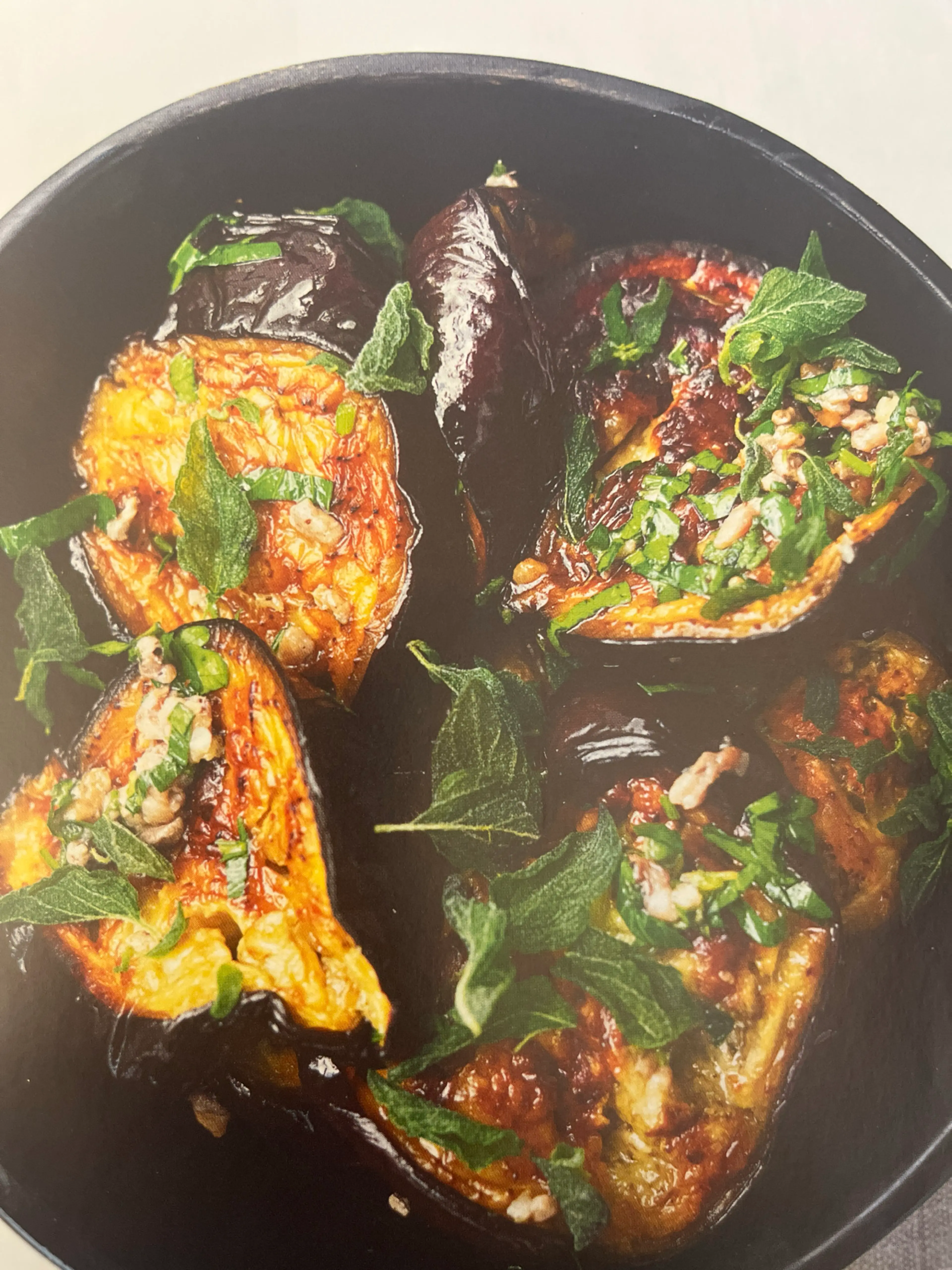 Geroosterde aubergine met ansjovis en oregano