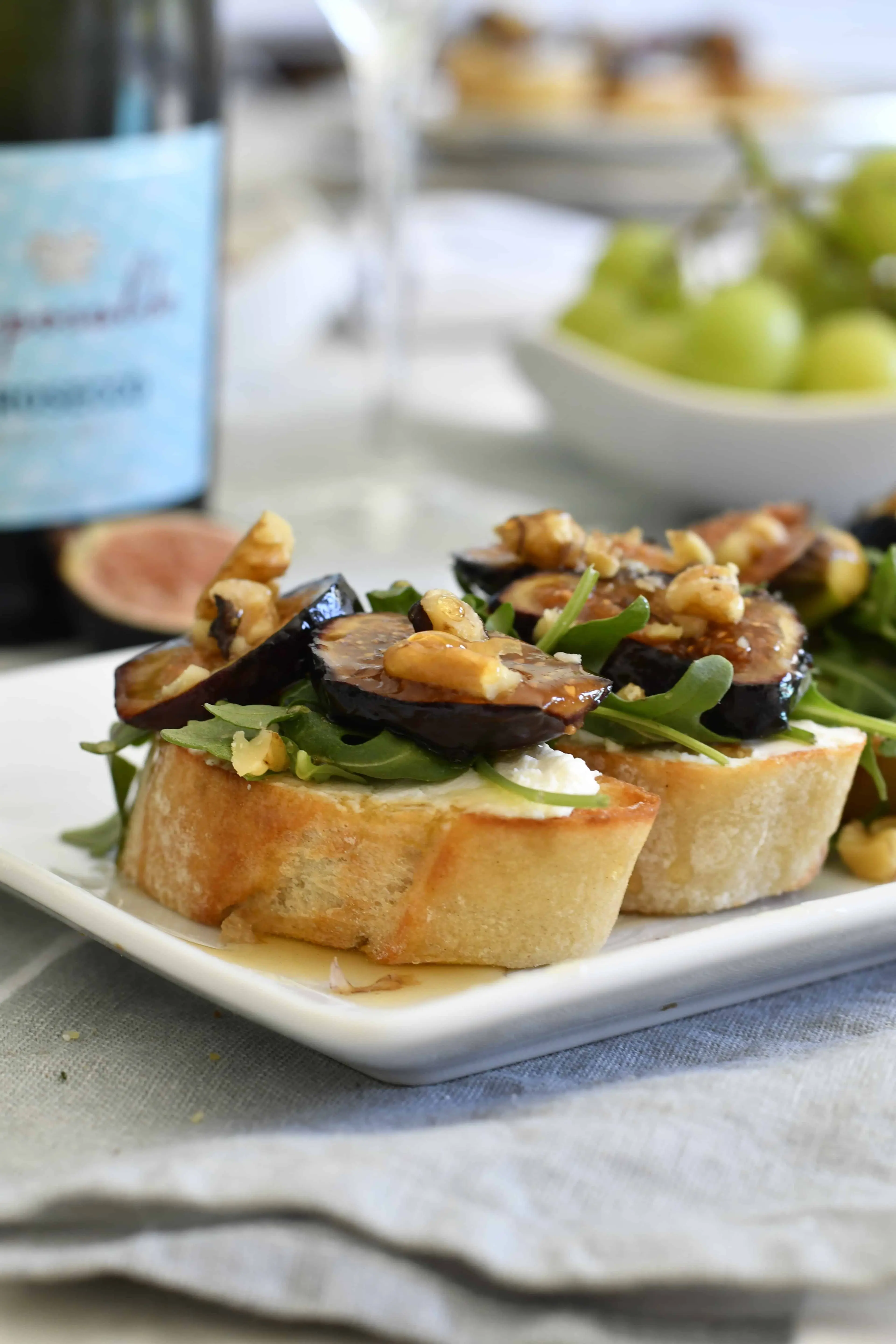 Caramelized Fresh Figs and Goat Cheese Crostini