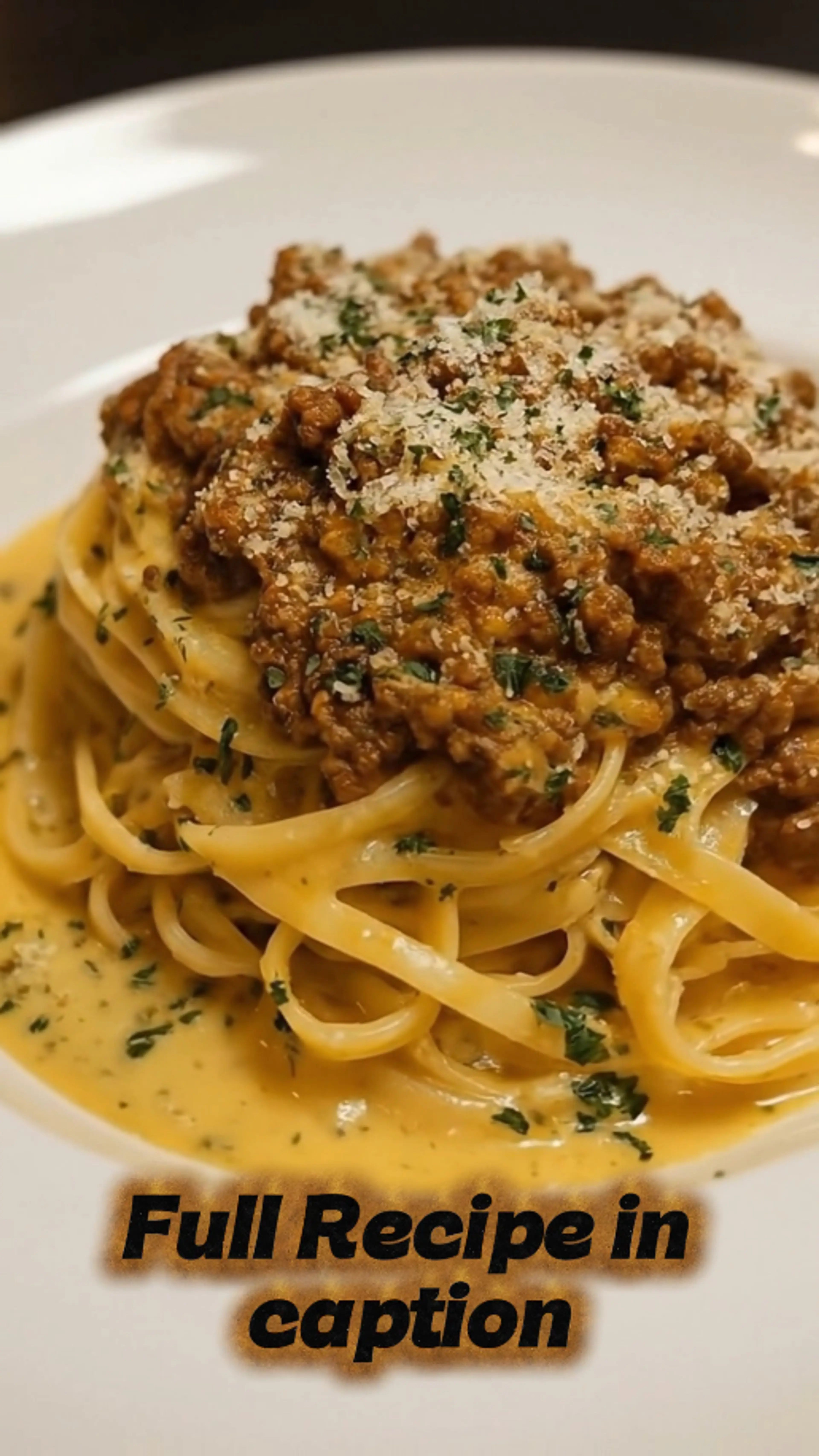 Garlic Butter Beef Linguine in Creamy Cheddar Parmesan Sauce