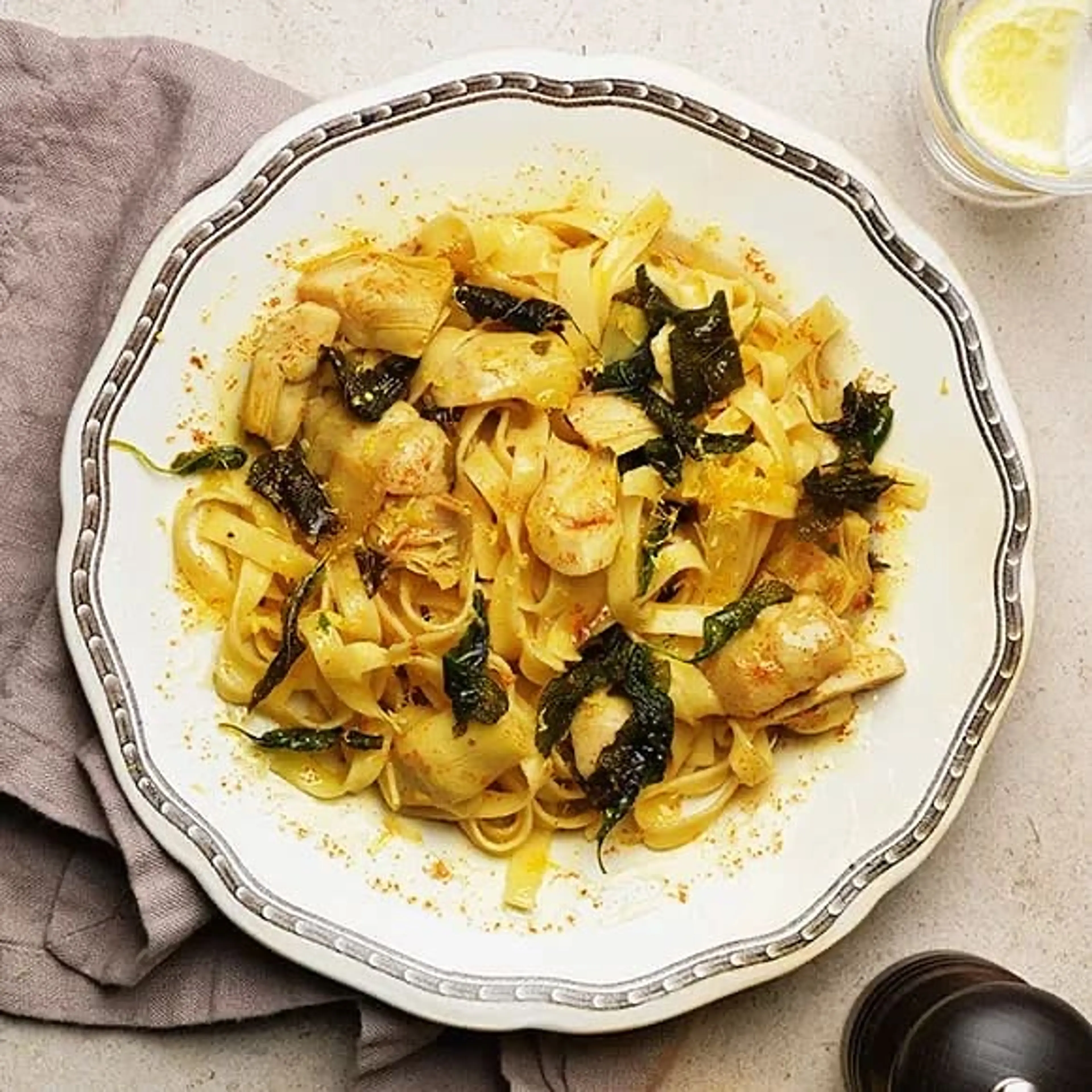 Pasta med brynt smör och kronärtskocka