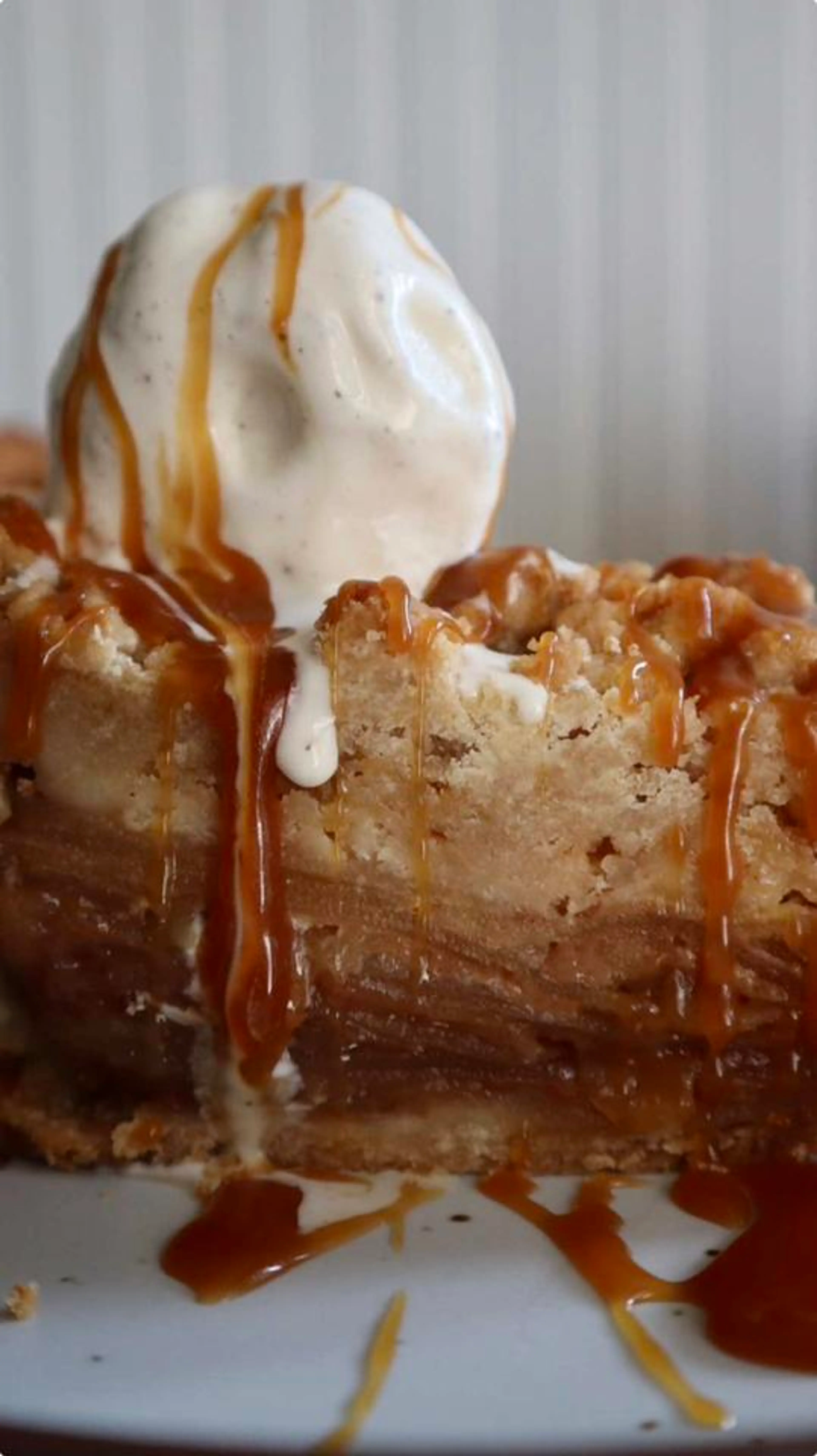 Caramel Apple Pie with Double Crumb Topping