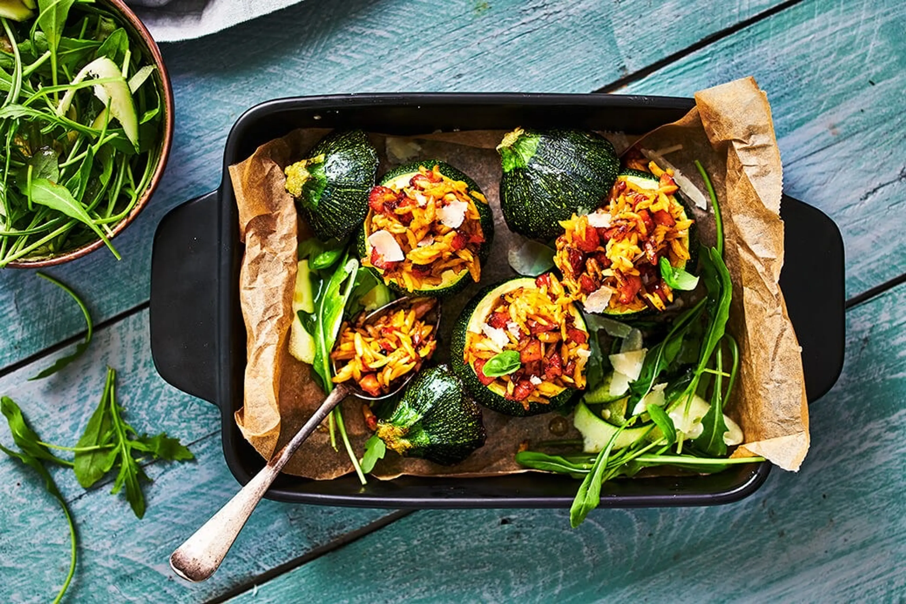 Gevulde courgette met orzo alla carbonara