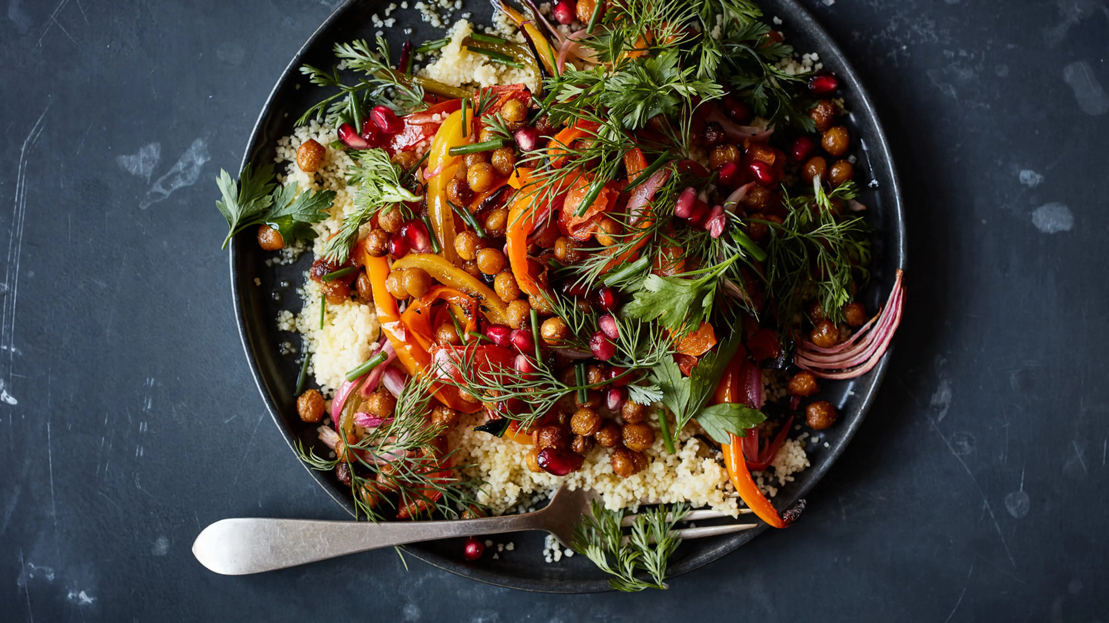 Crispy Spiced Chickpeas With Peppers and Tomatoes