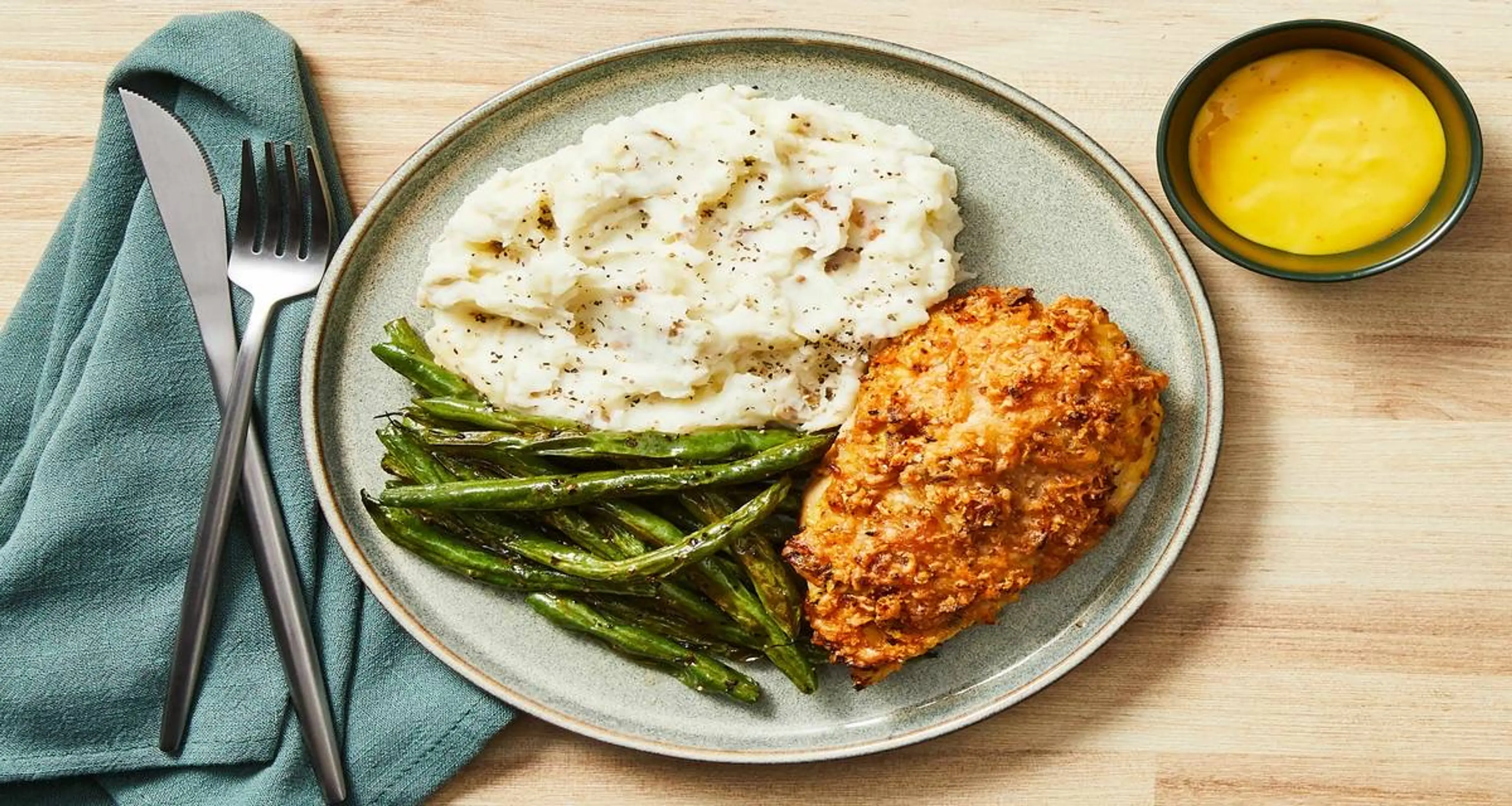 Onion Crunch Chicken with Mashed Potatoes, Roasted Green Bea