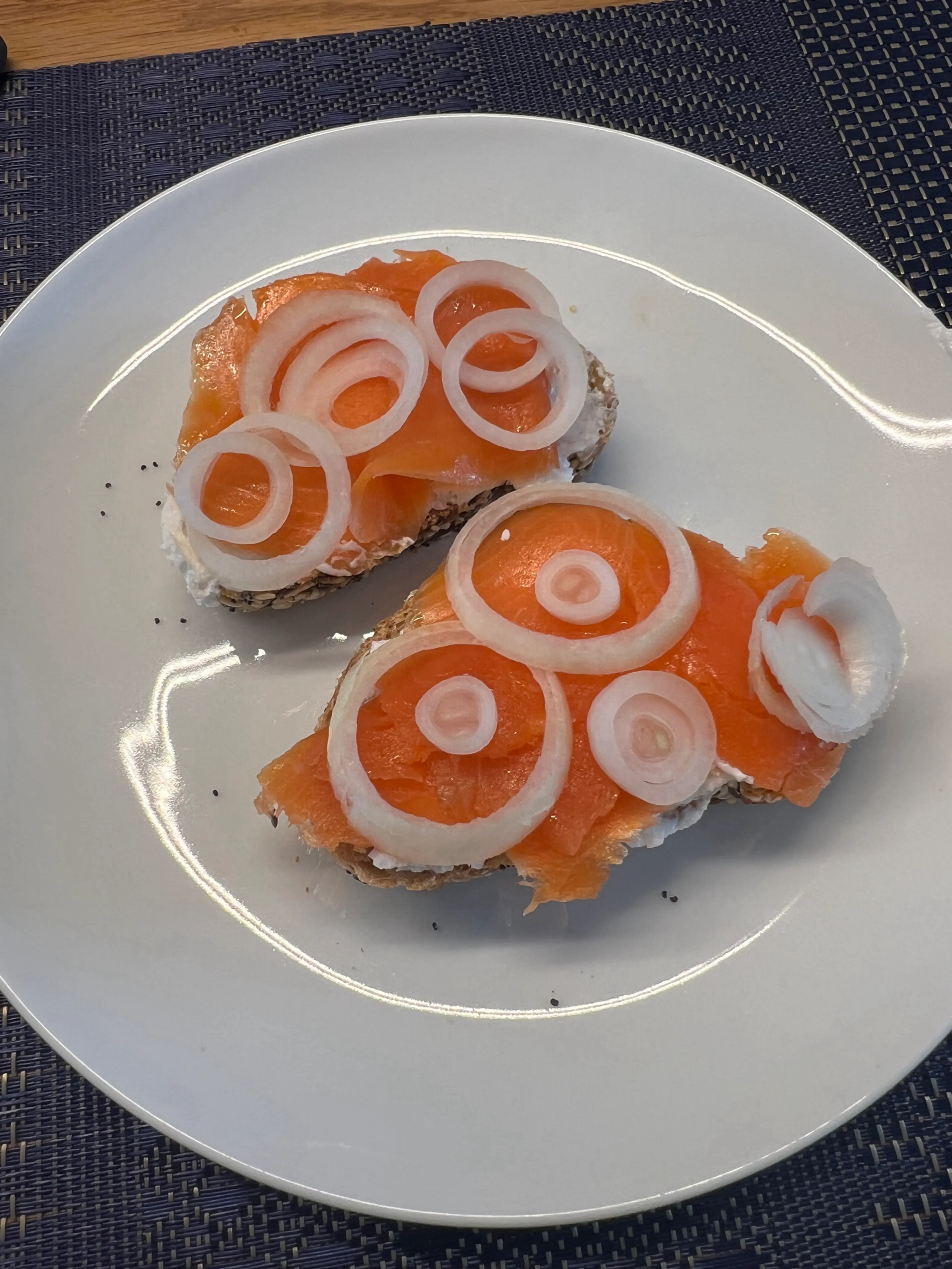 Lachsbrötchen