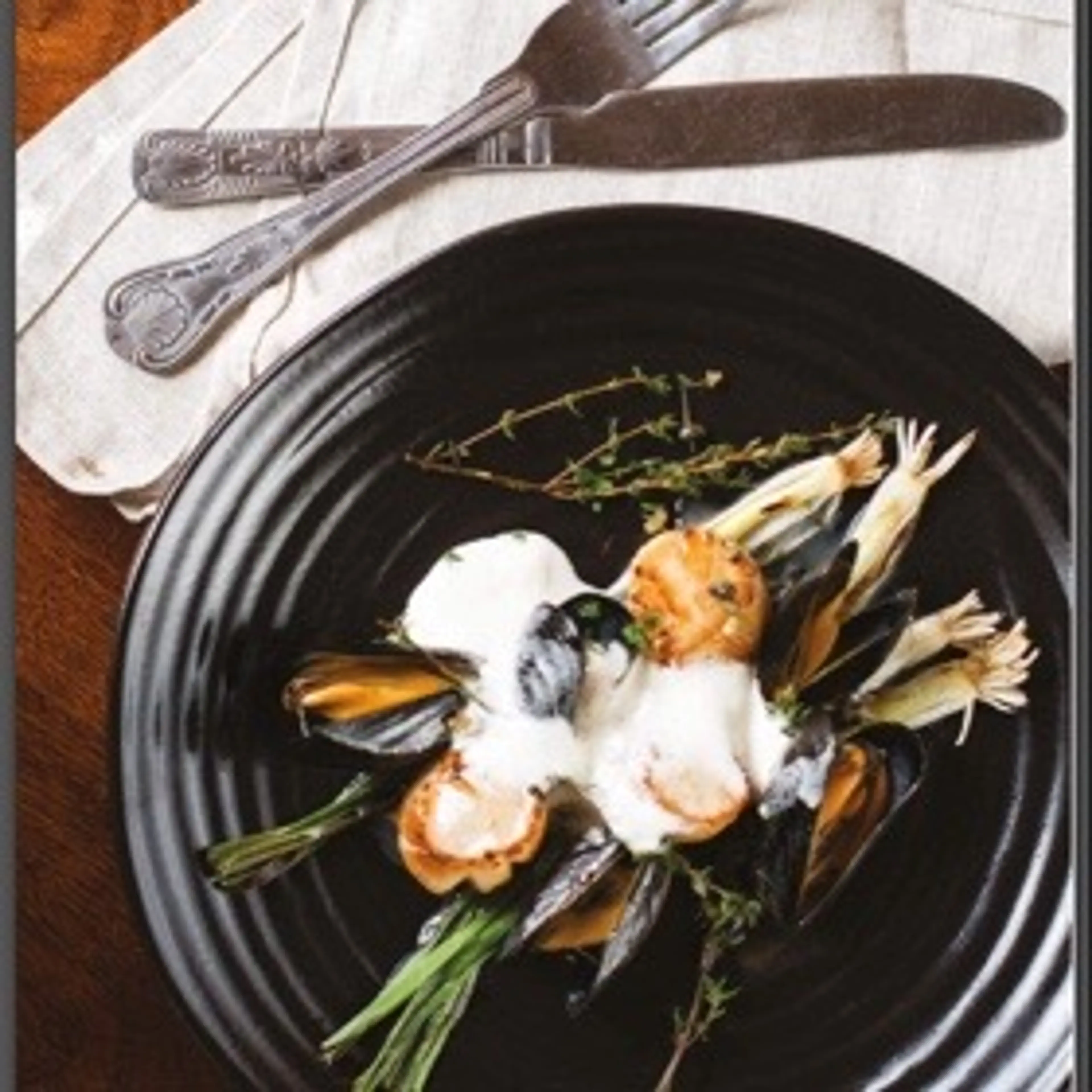 Scallops and mussels with buttermilk sauce