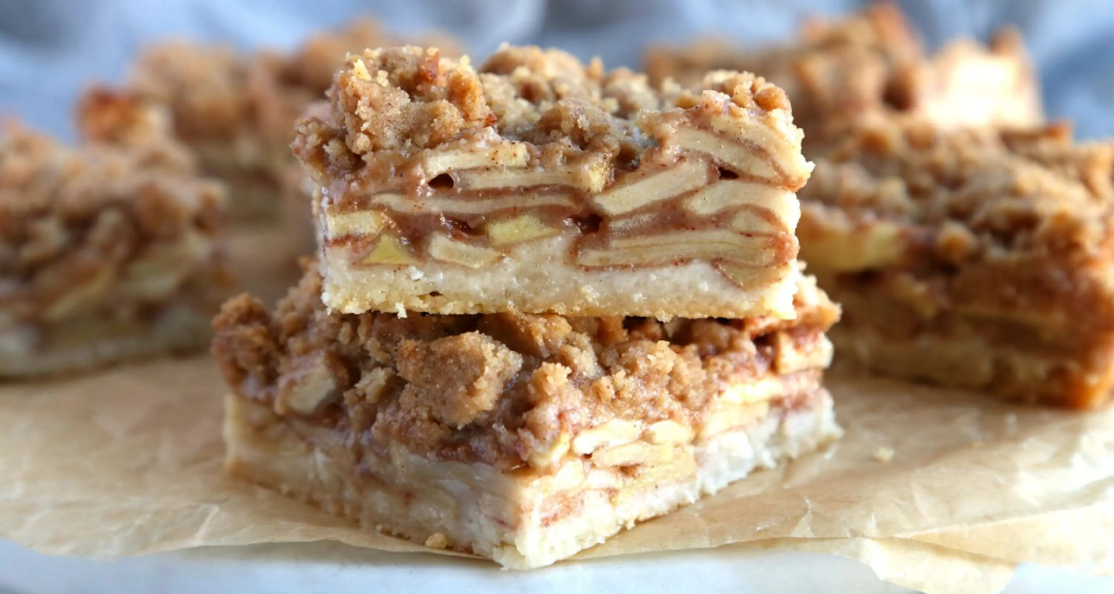 Apple Crisp Bars