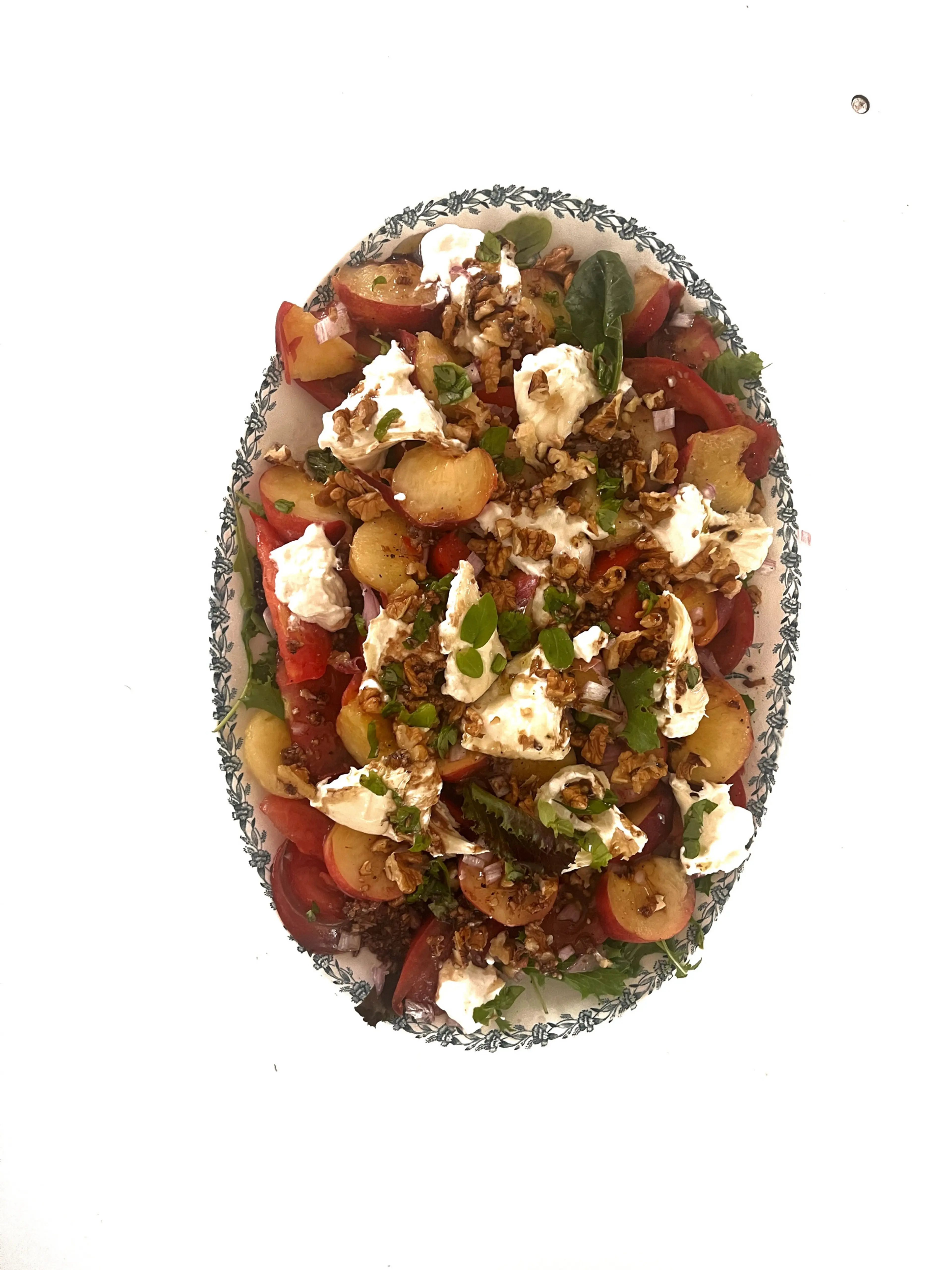 Salade Pêche Tomate Burrata Parme