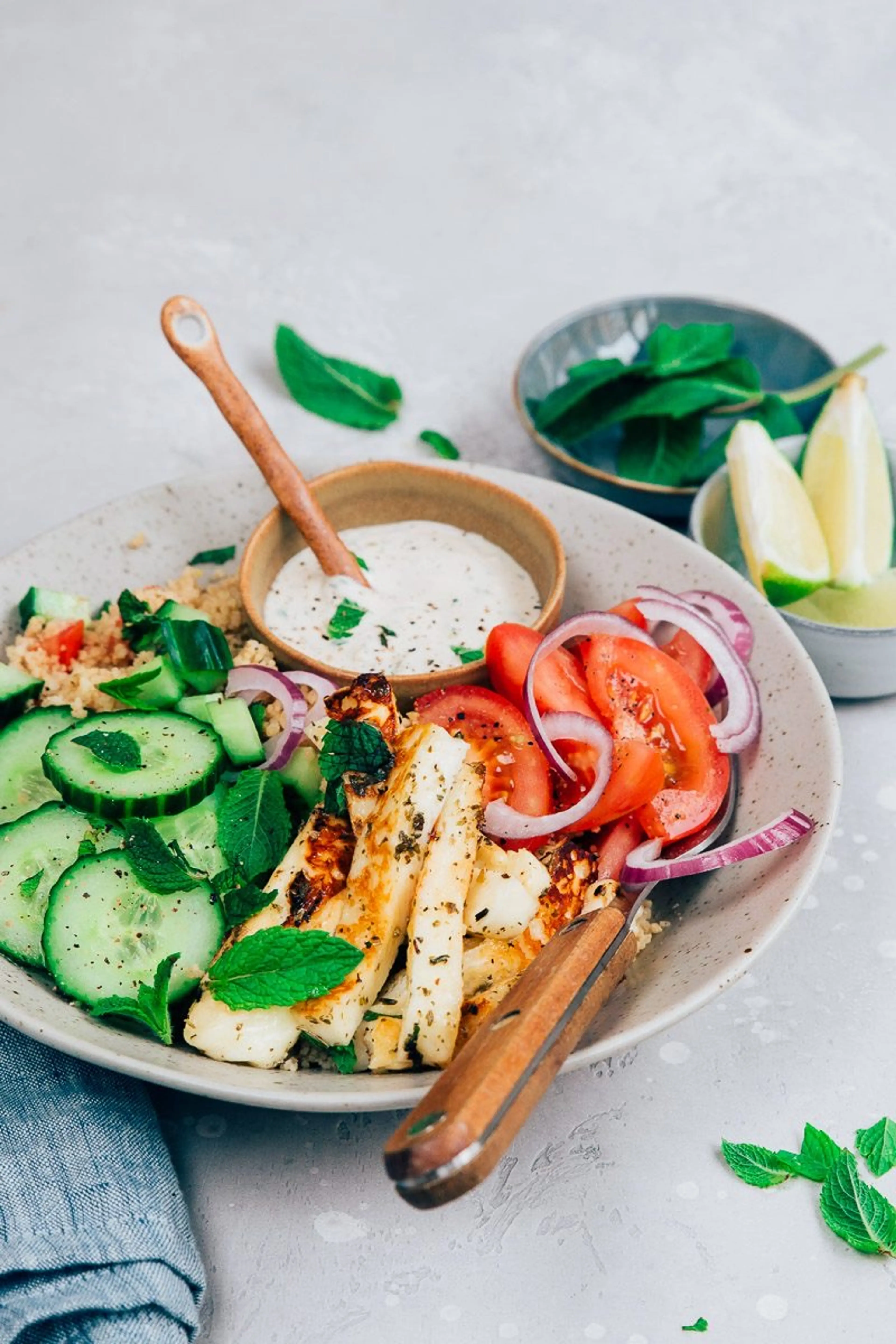 Couscous salade met halloumi frietjes