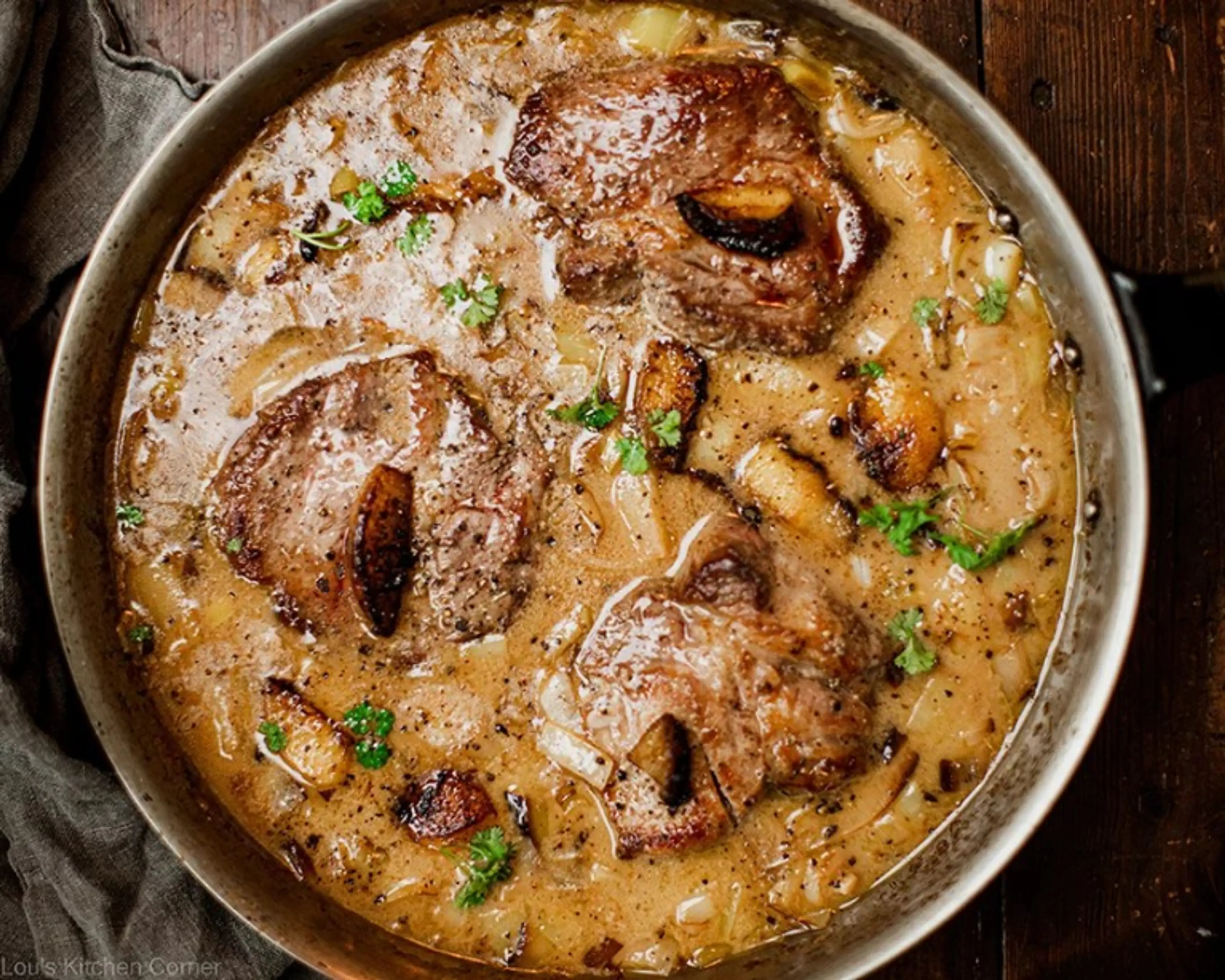 Pork steak leeks and apples