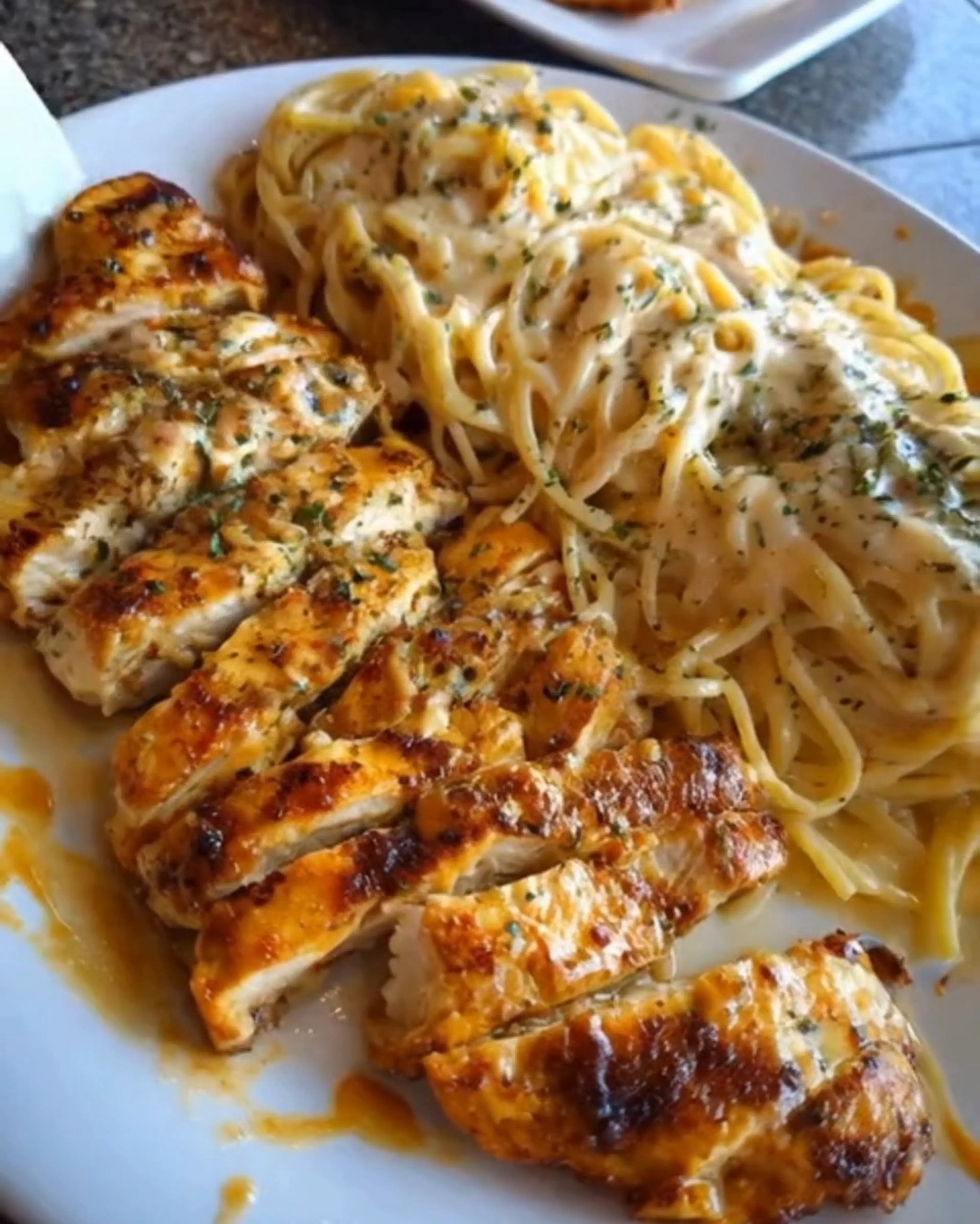 Garlic Butter Chicken Spaghetti in Creamy Parmesan Alfredo