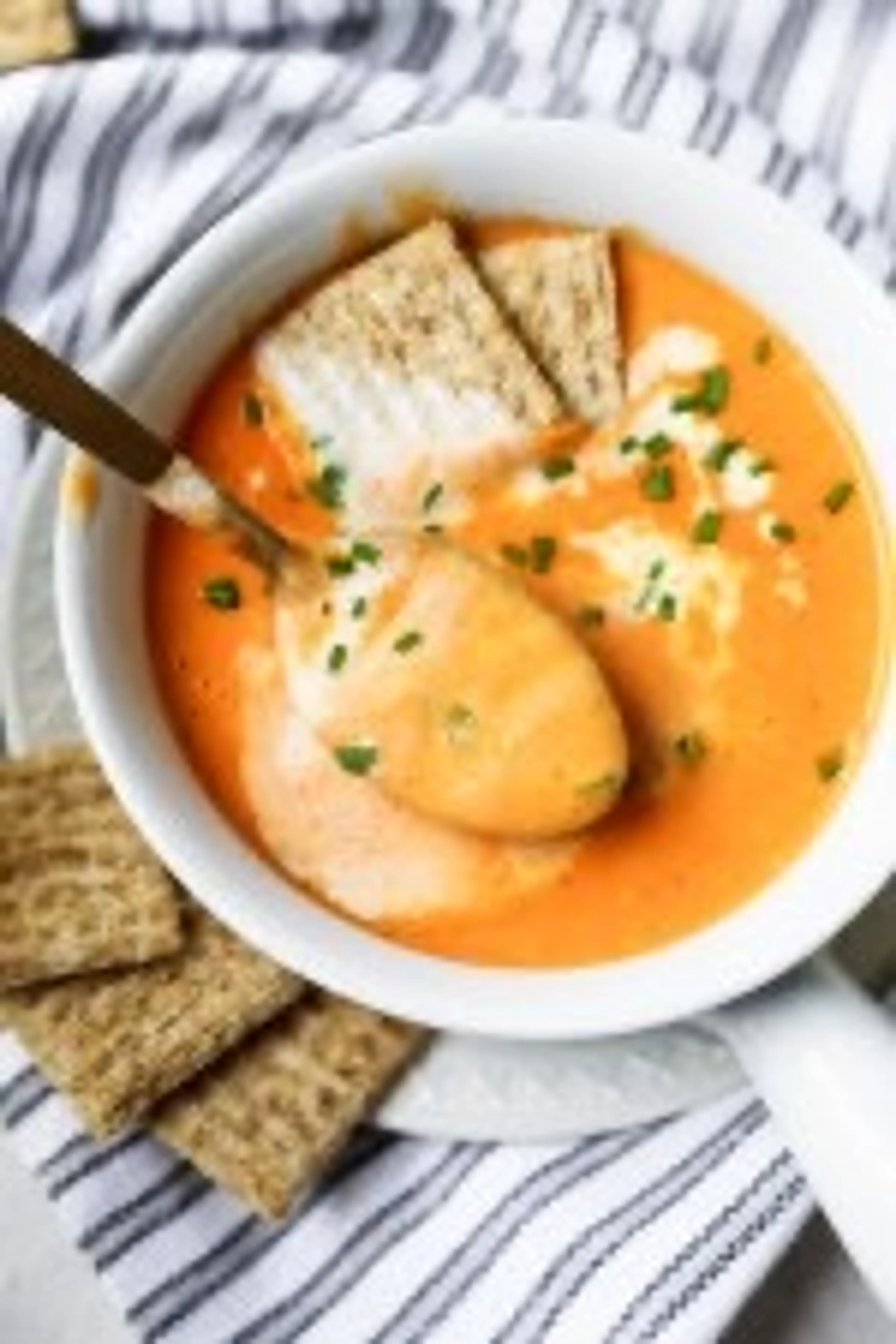 Spicy Smoked Gouda & Roasted Red Pepper Bisque