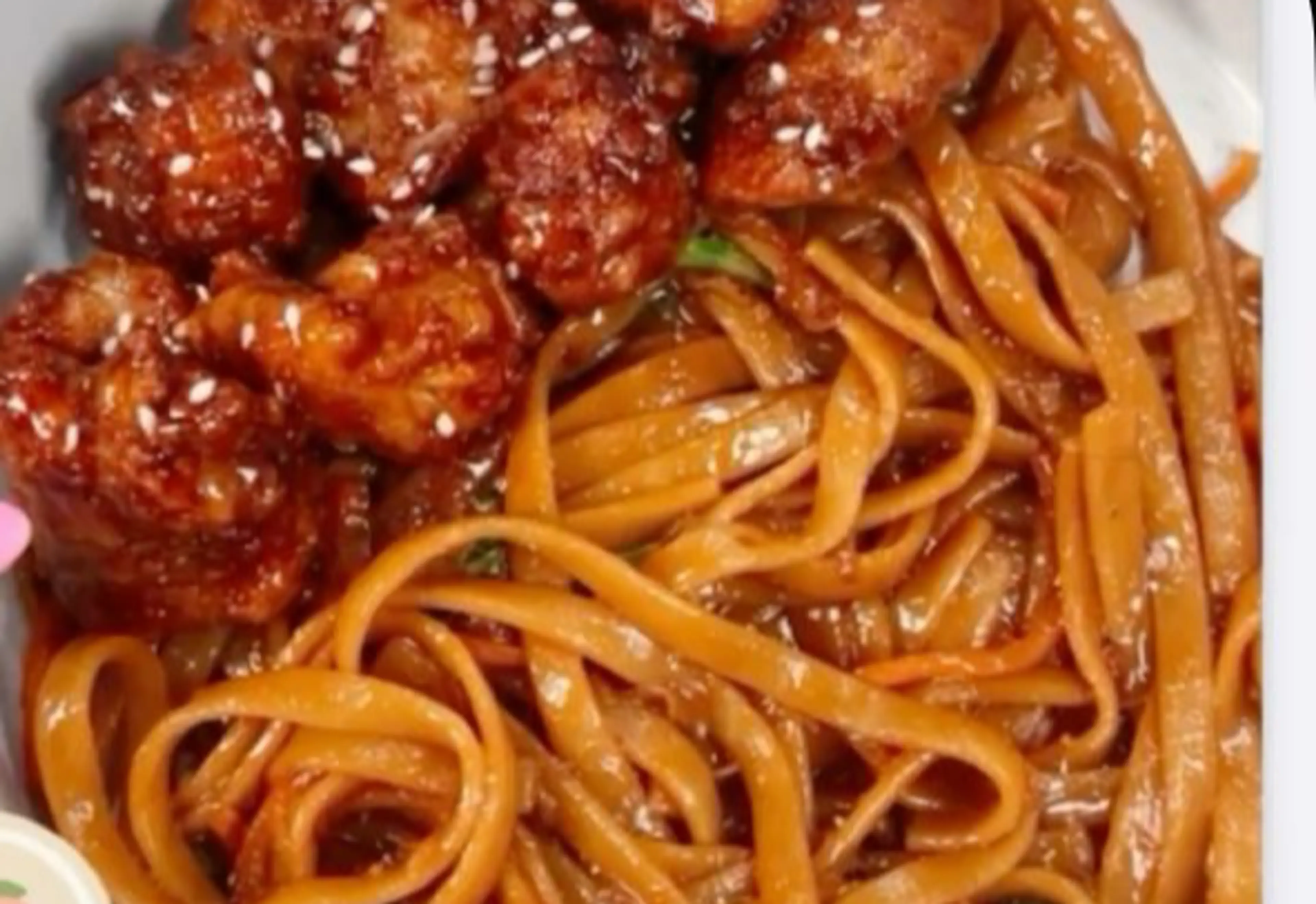 HONEY GARLIC LO MEIN