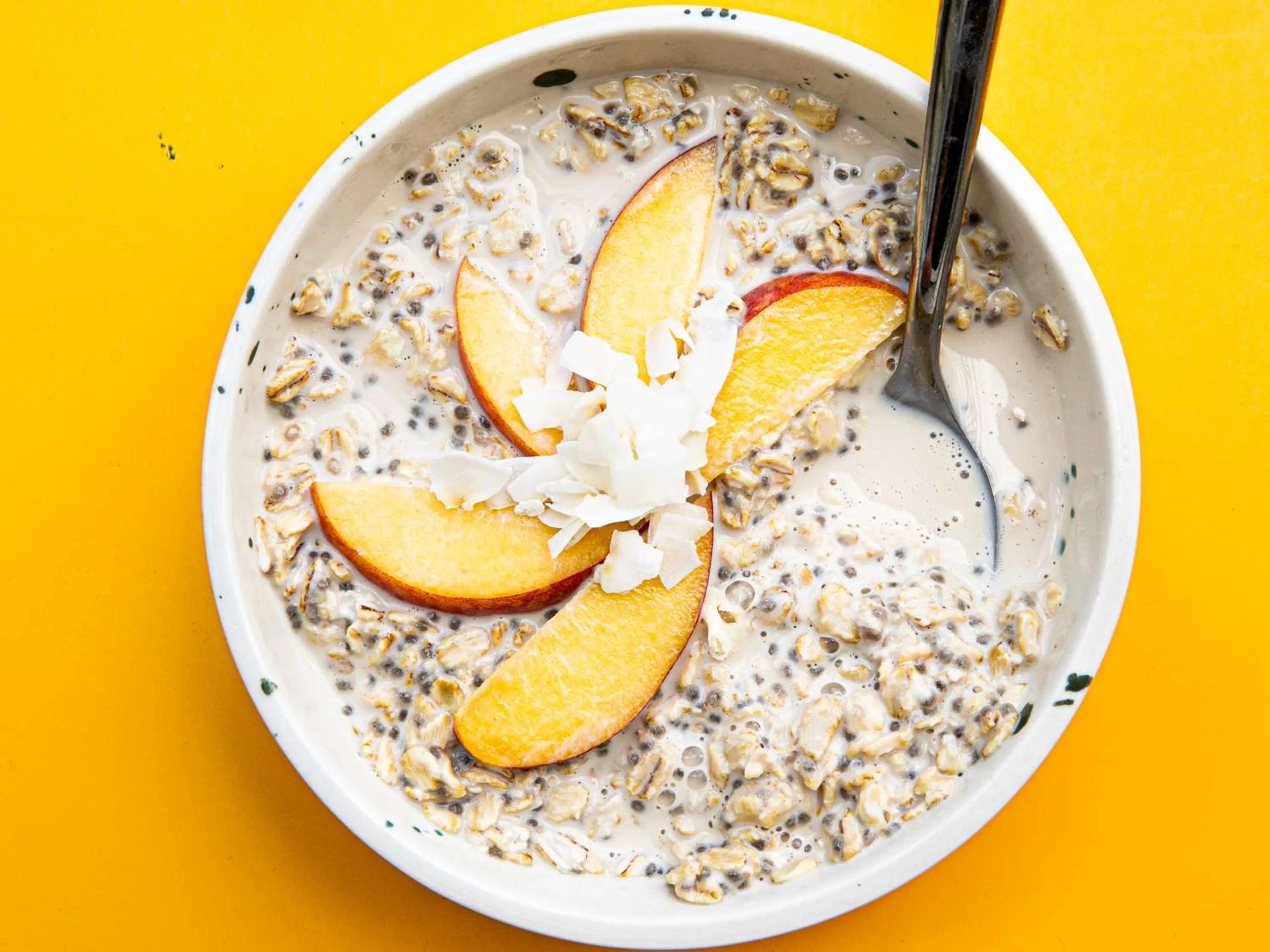 Easy Overnight Oats (That Taste Like Dessert for Breakfast)