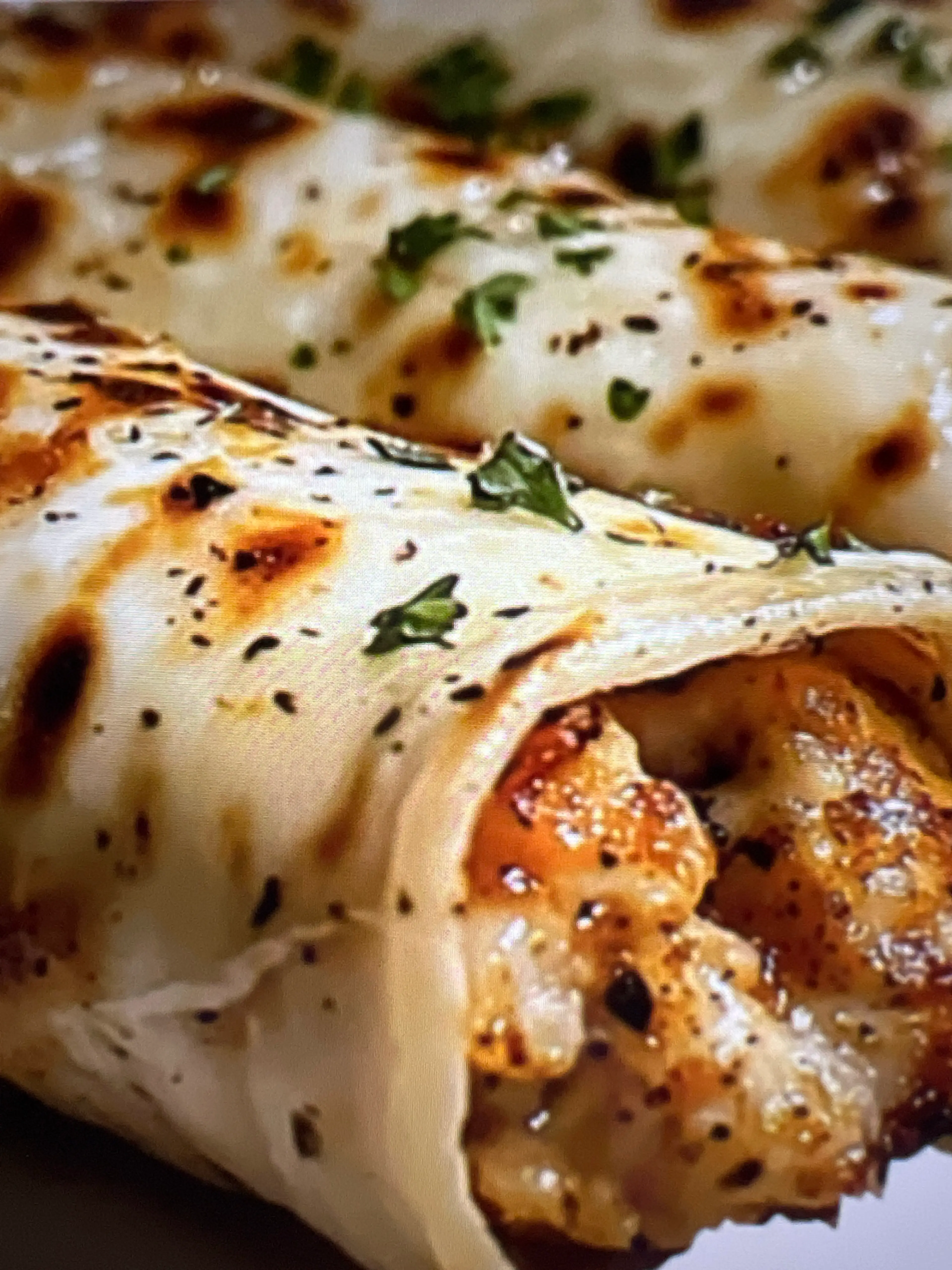 Cheesy Garlic Chicken Wraps