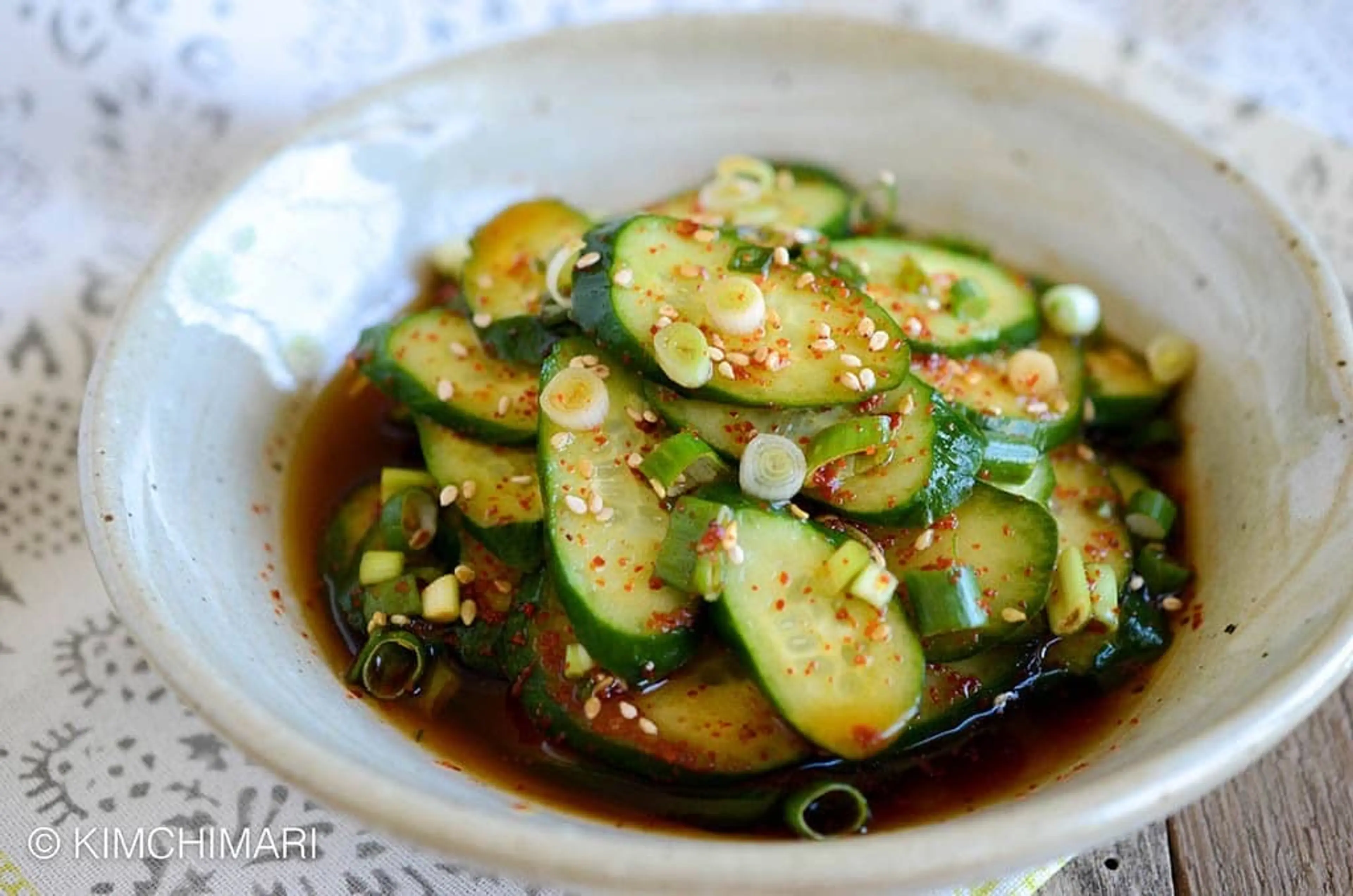 Korean Cucumber Salad (Oi Muchim ì¤ì´ë¬´ì¹¨)