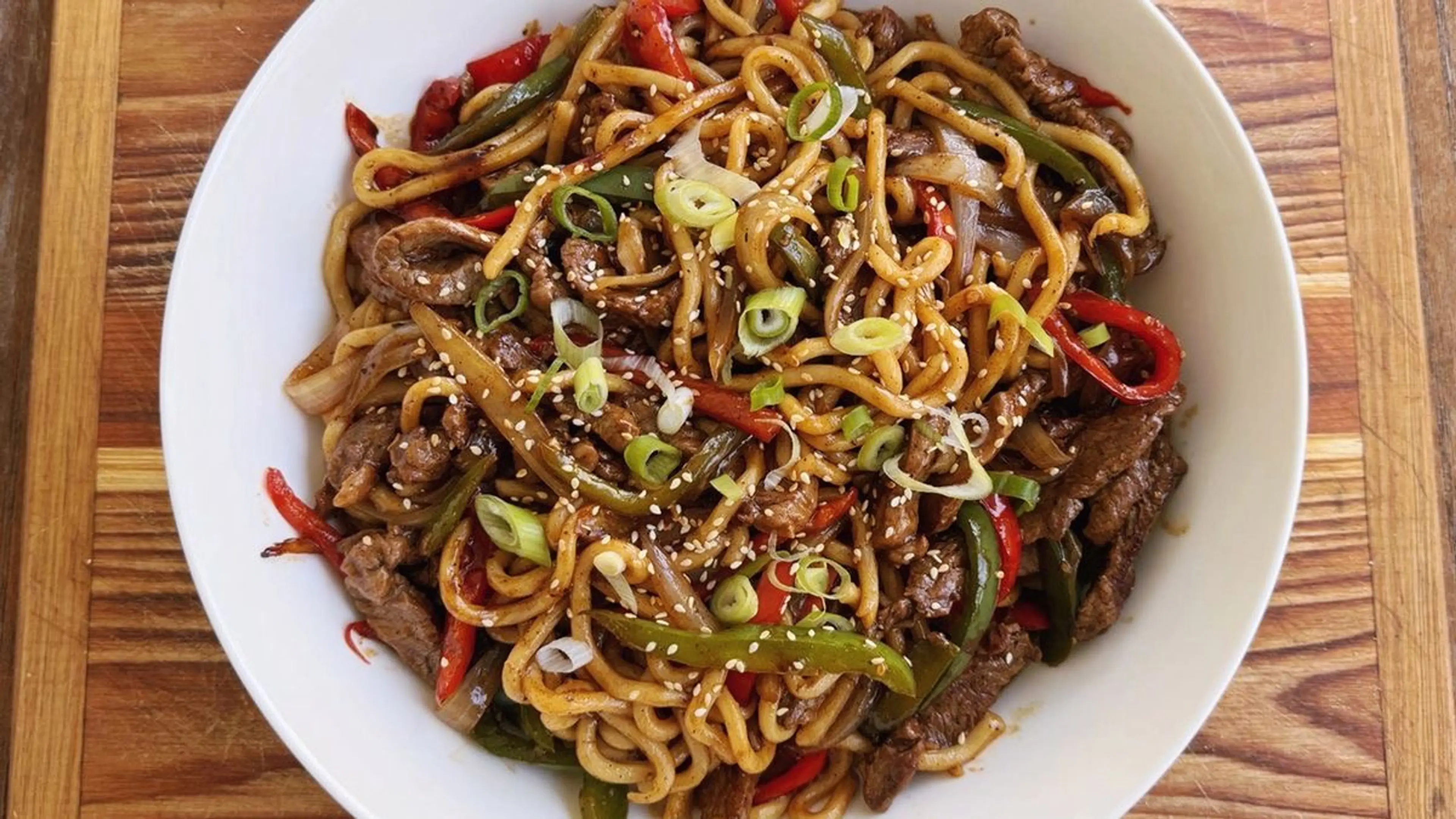 Black pepper beef noodle stir-fry recipe