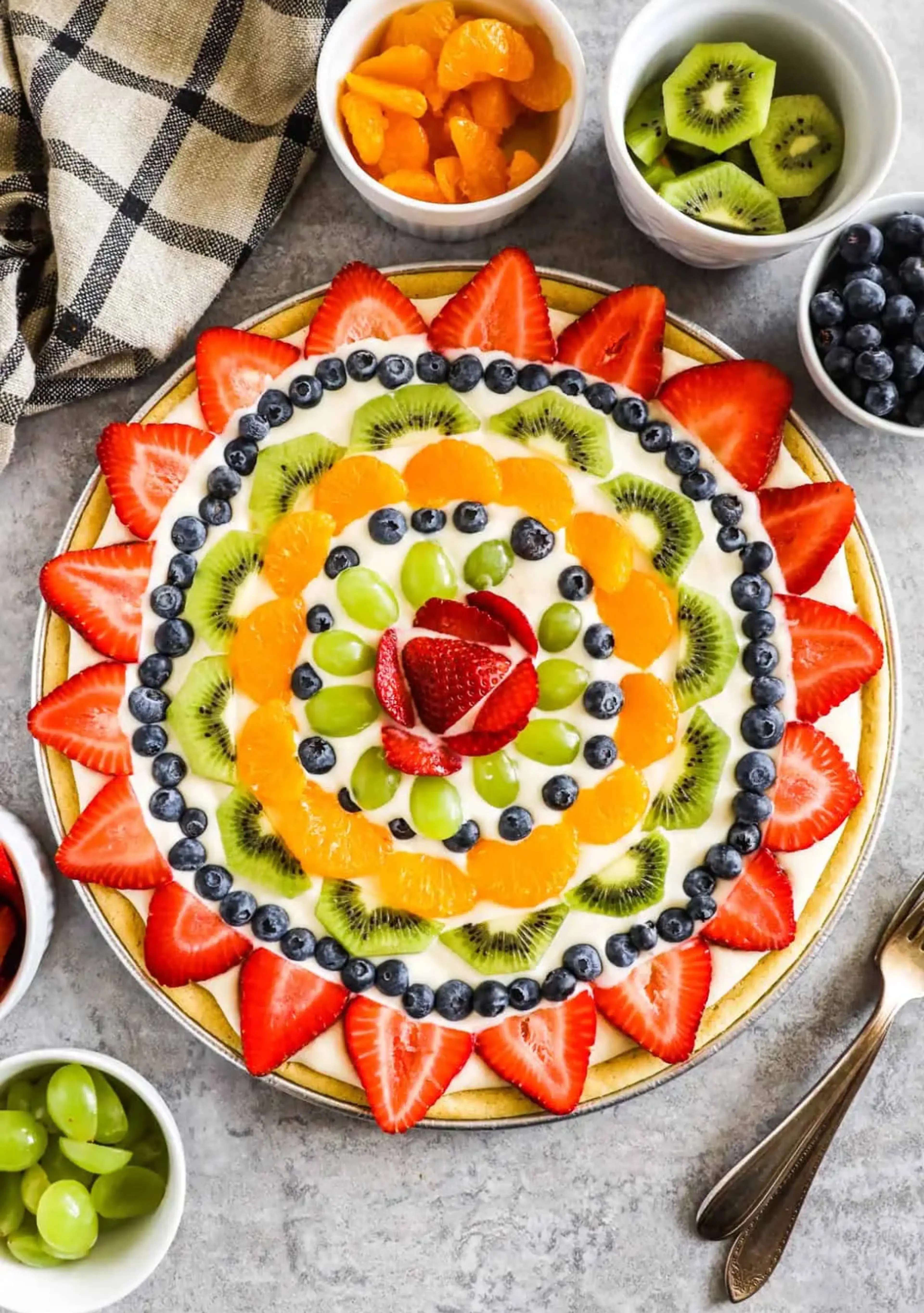 Beth’s Fruit Pizza